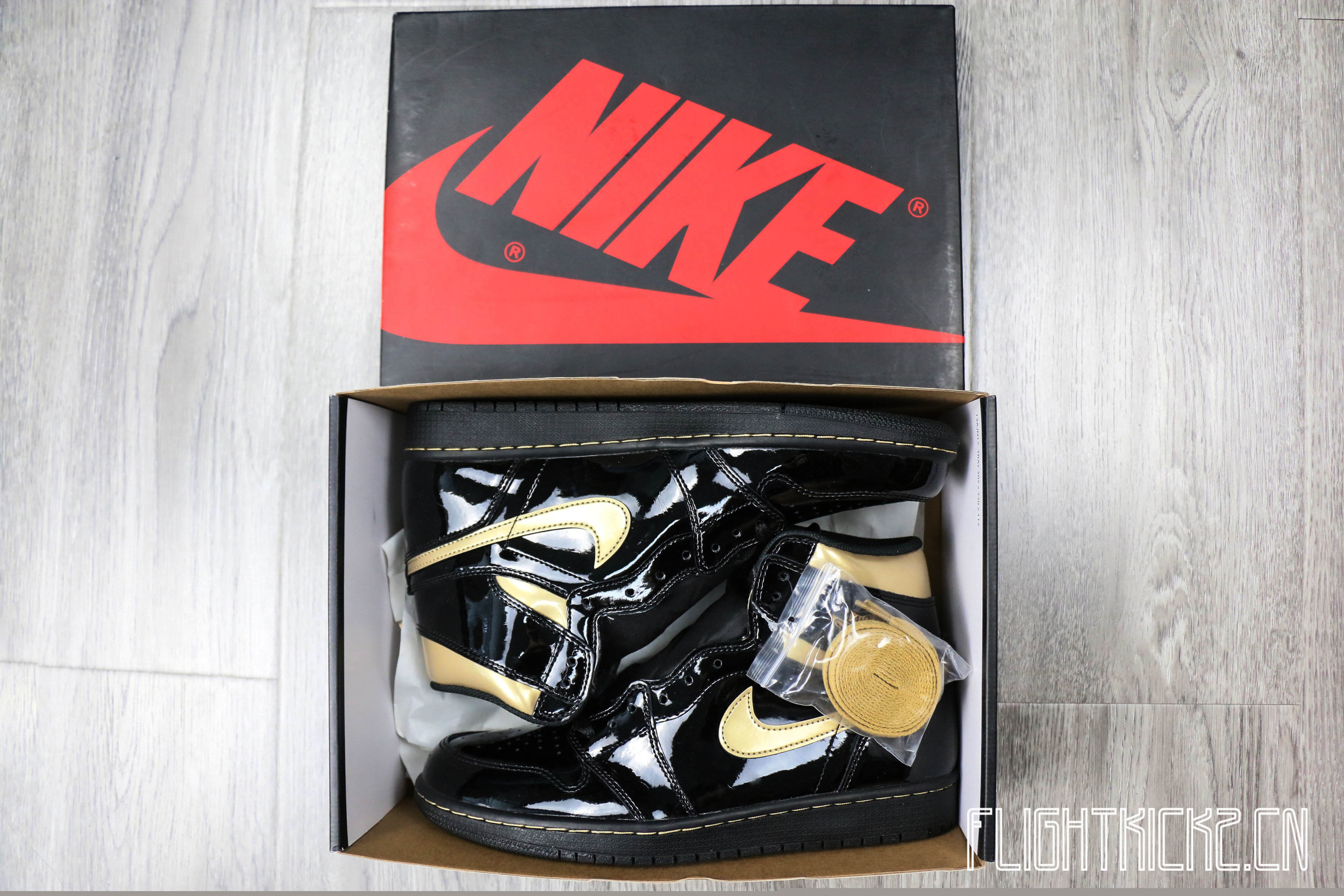 Air Jordan 1 Retro High OG in Black/Metallic Gold 2020