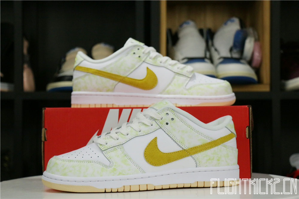 Nike Dunk Low Yellow Strike (W)