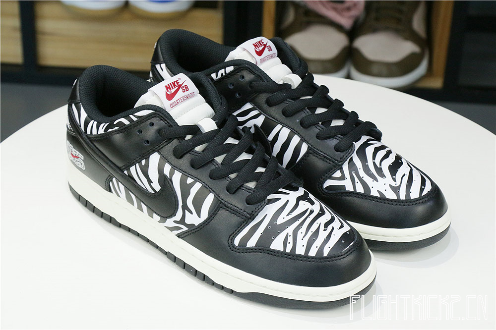 Nike SB Dunk Low Quartersnacks Zebra