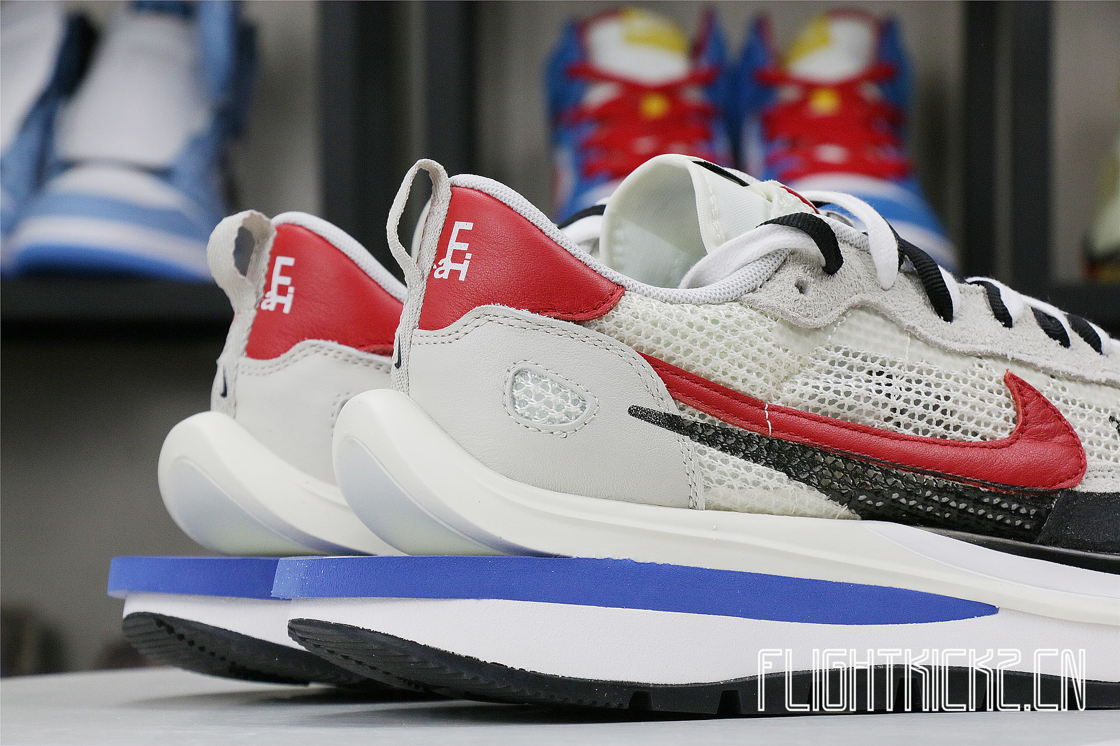 Sacai x Nike Vaporwaffle Sport Fuchsia Game Royal (LN5 A1)