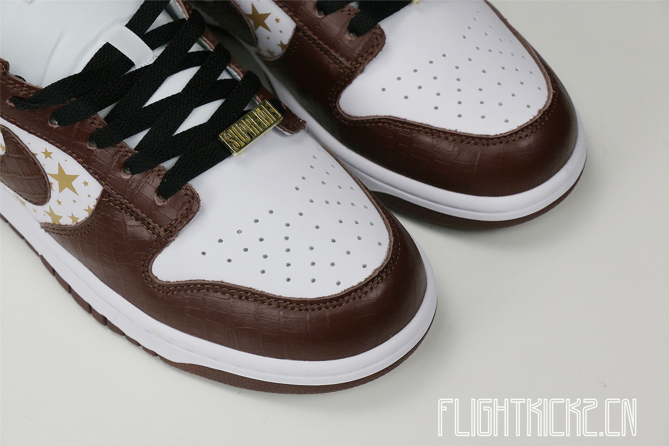 Nike SB Dunk Low Supreme Barkroot Brown
