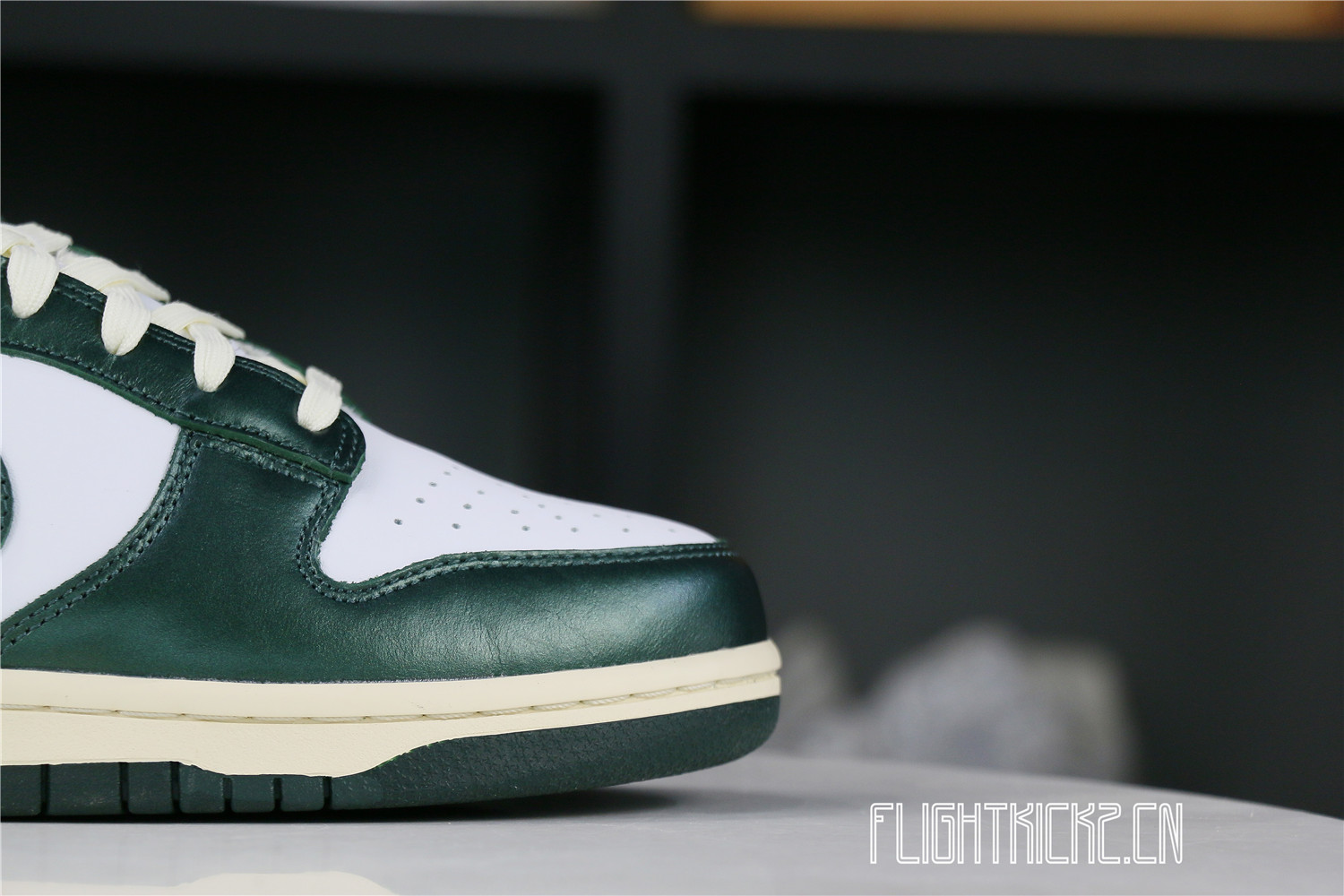 Nike Dunk Low Vintage Green (W)(LN5 A1 Batch)