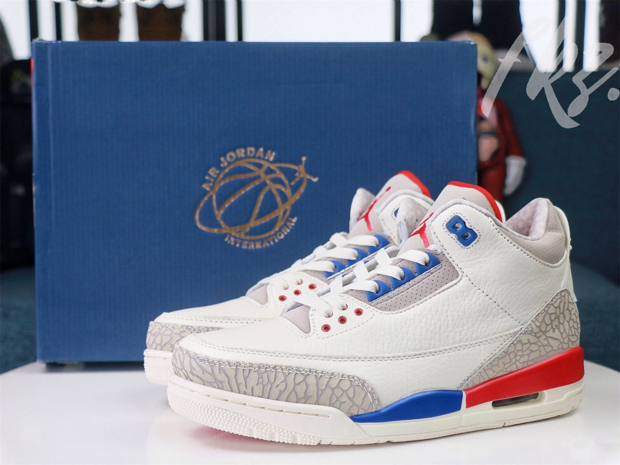 Air Jordan 3 International Flight 2018