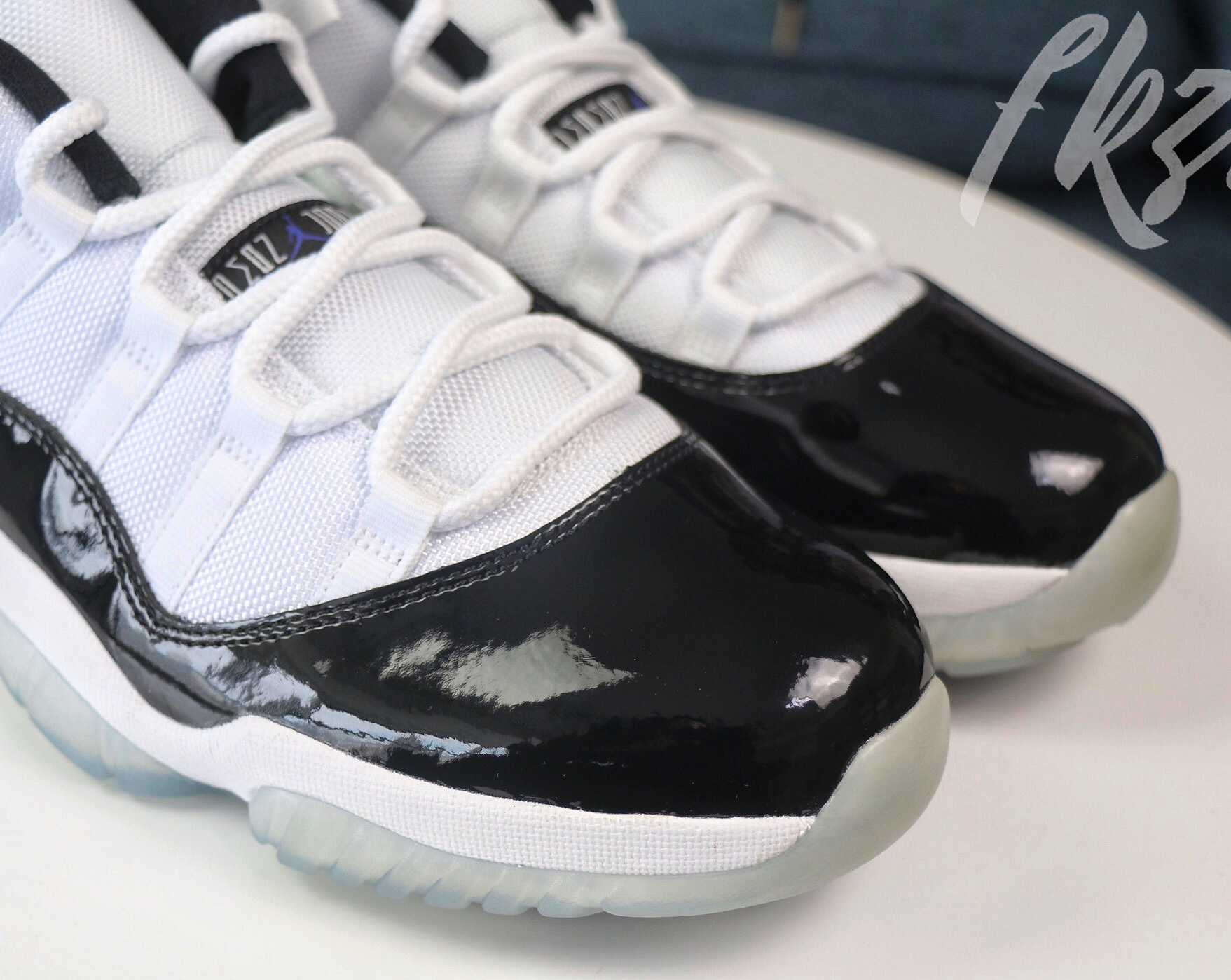 Air Jordan 11 Retro Low Concord