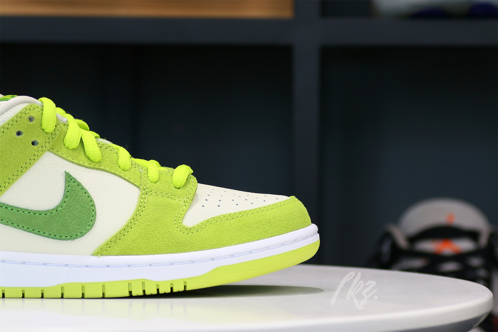 Nike SB Dunk Low Green Apple 2022