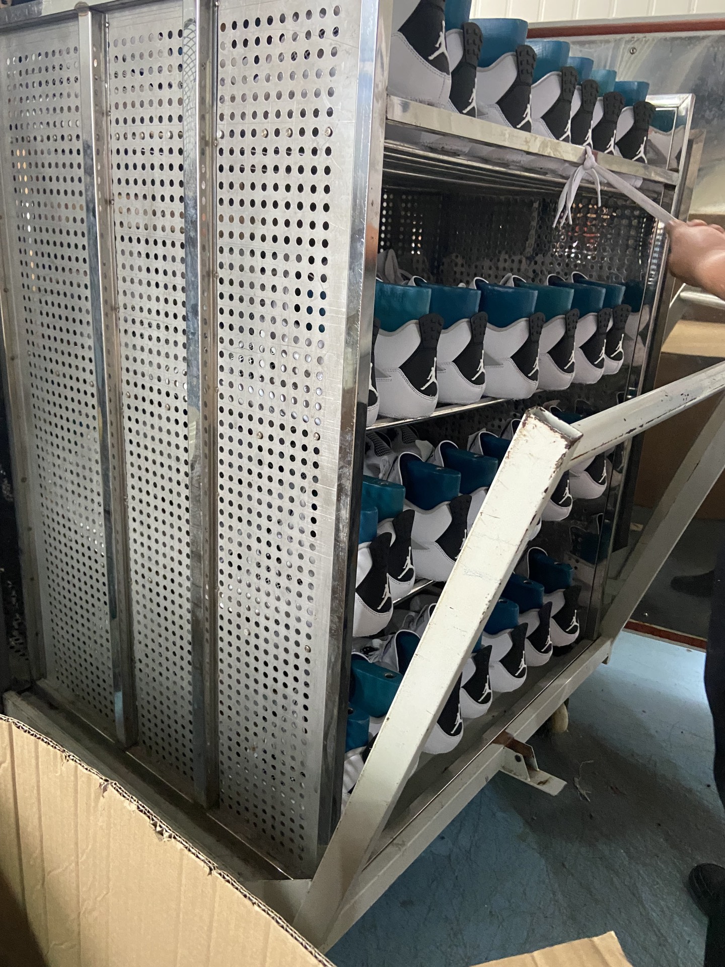 Jordan 4 Retro Military Black(LN5 A1 Batch)