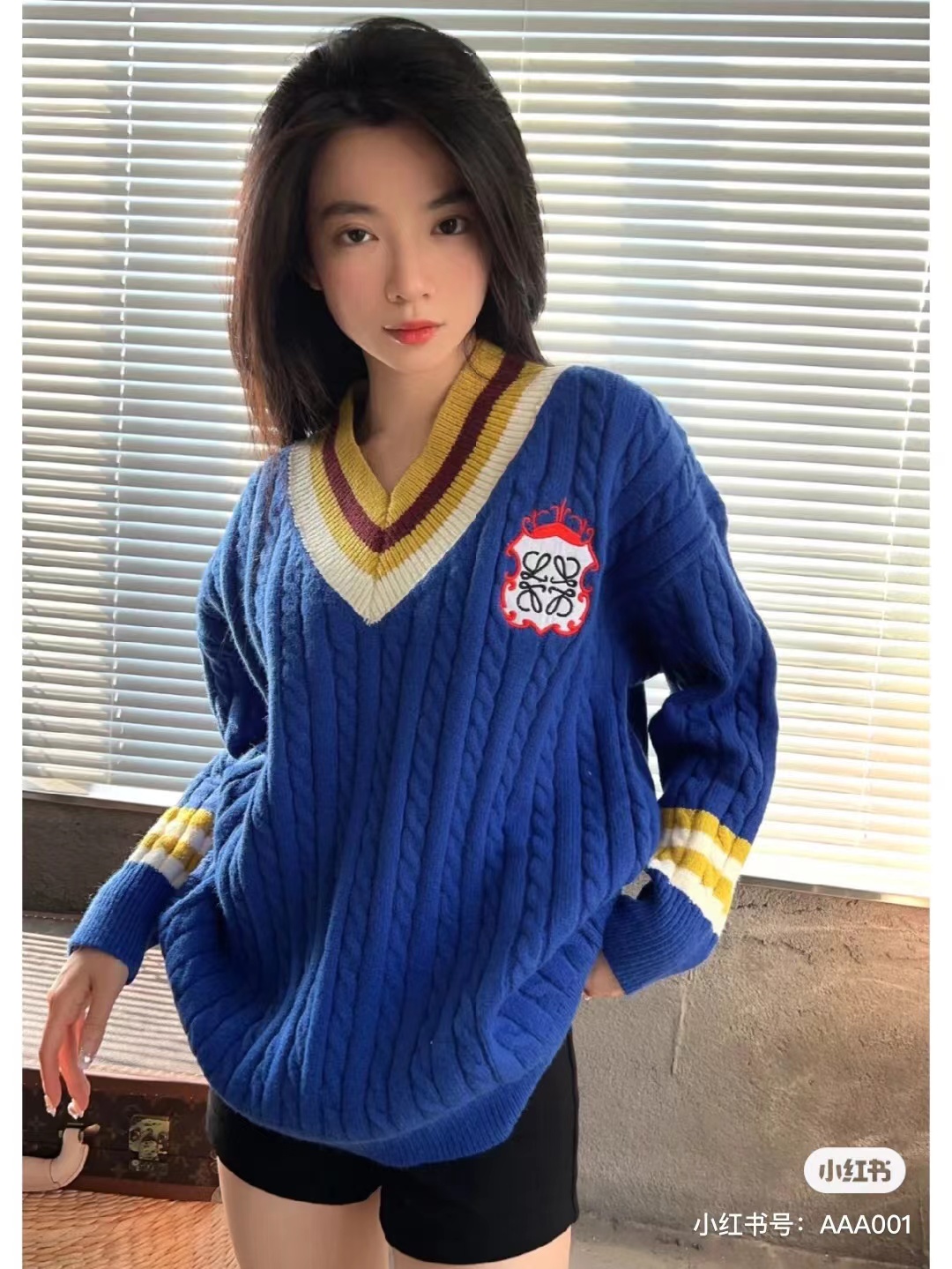 LOEVVE SS22 striped color block V-neck pullover sweater