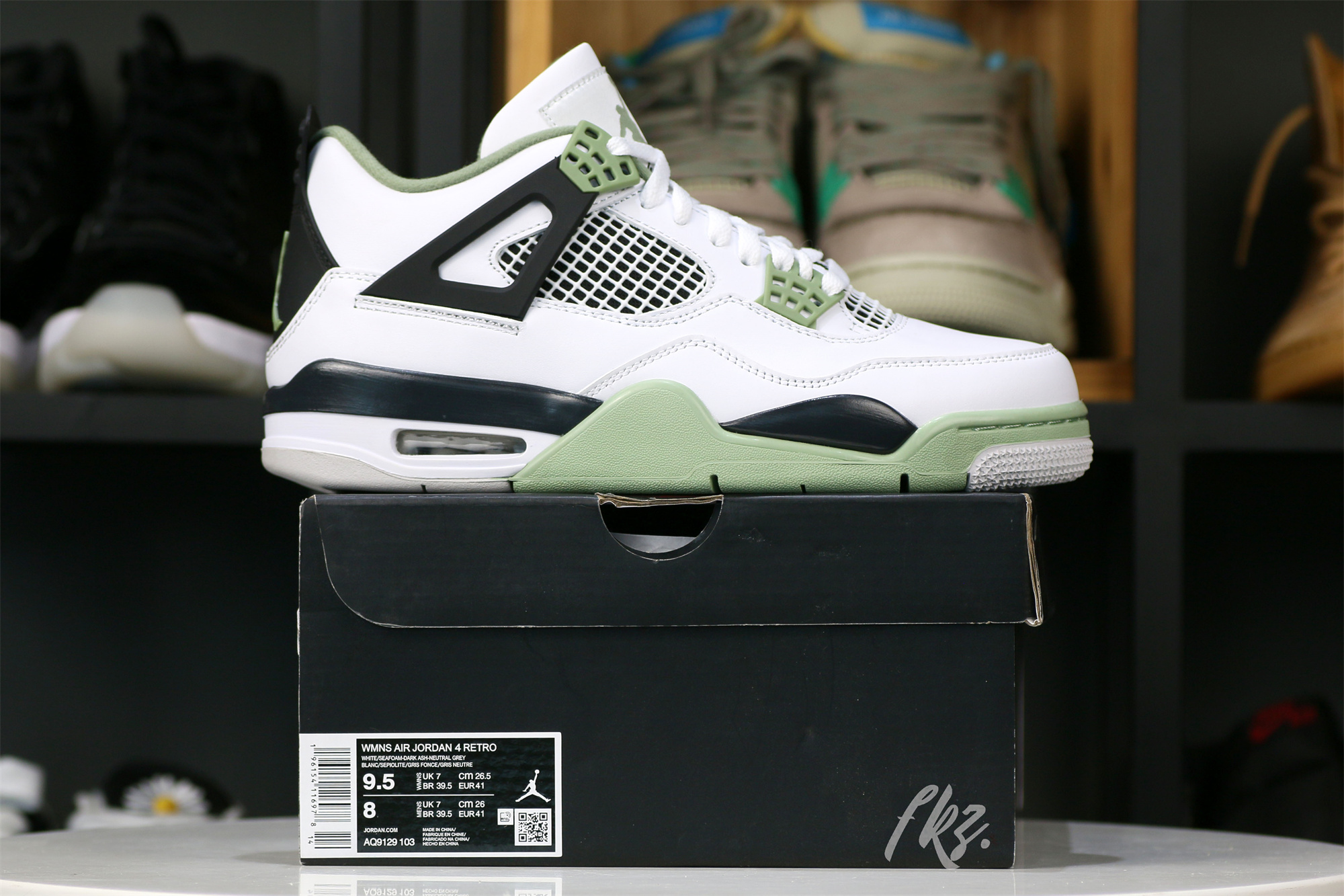 Jordan 4 Retro Seafoam WMs 2023