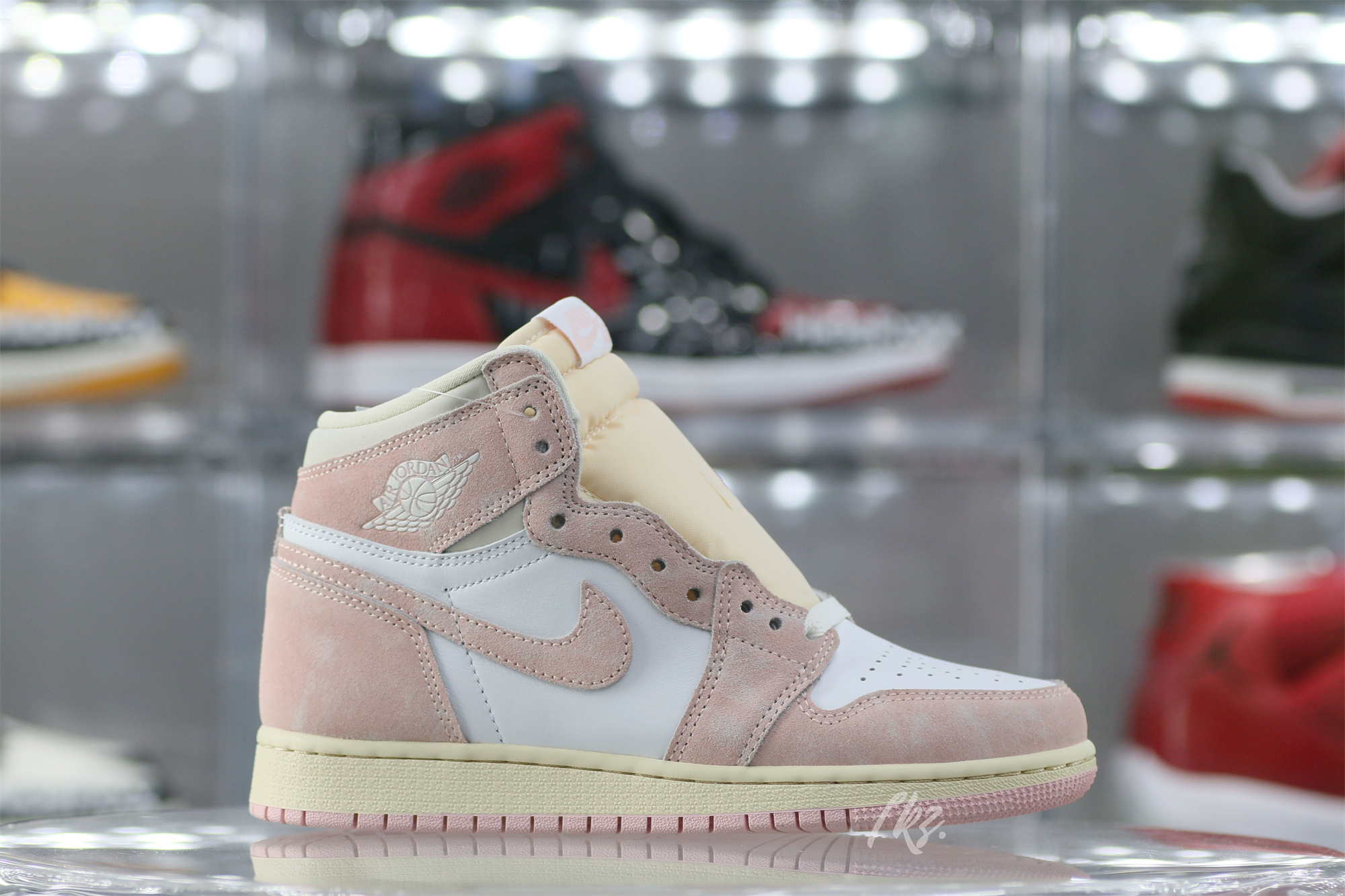 Air Jordan 1 Retro High OG ‘Washed Pink’ Wmns