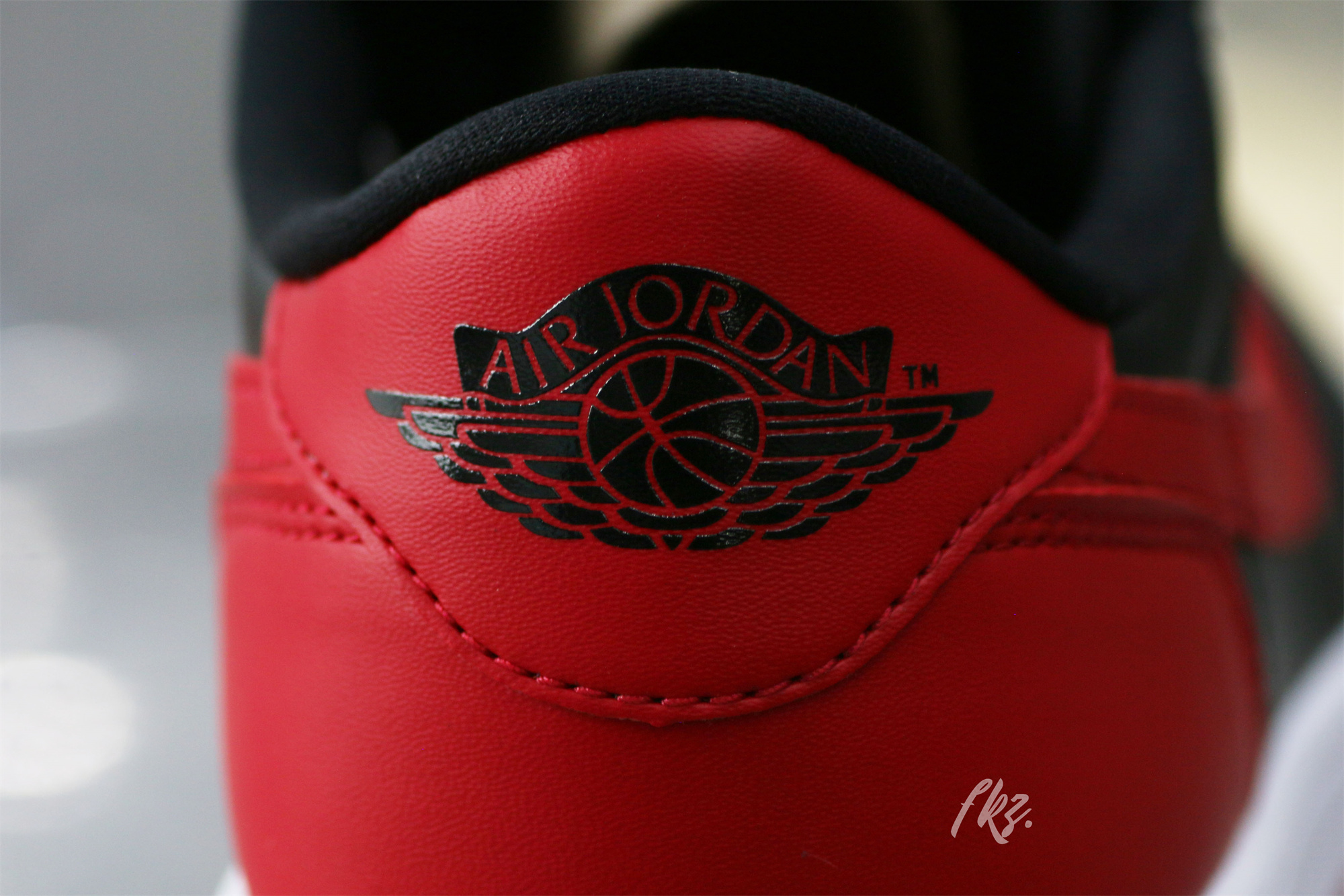 Air Jordan 1 Retro Low Bred 2015