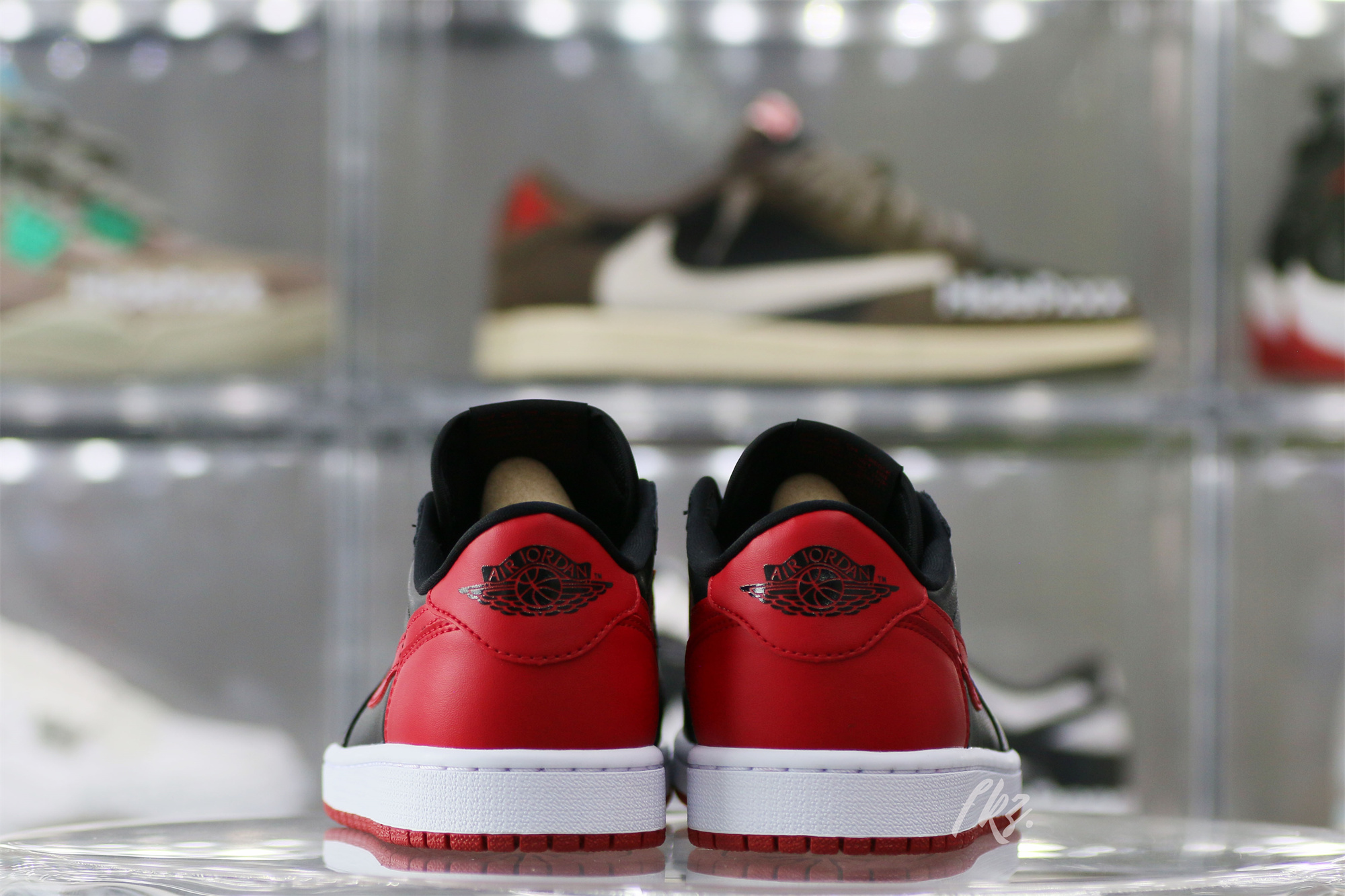 Air Jordan 1 Retro Low Bred 2015