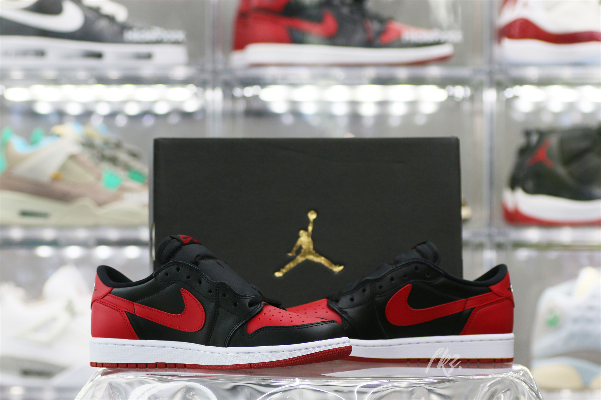 Air Jordan 1 Retro Low Bred 2015