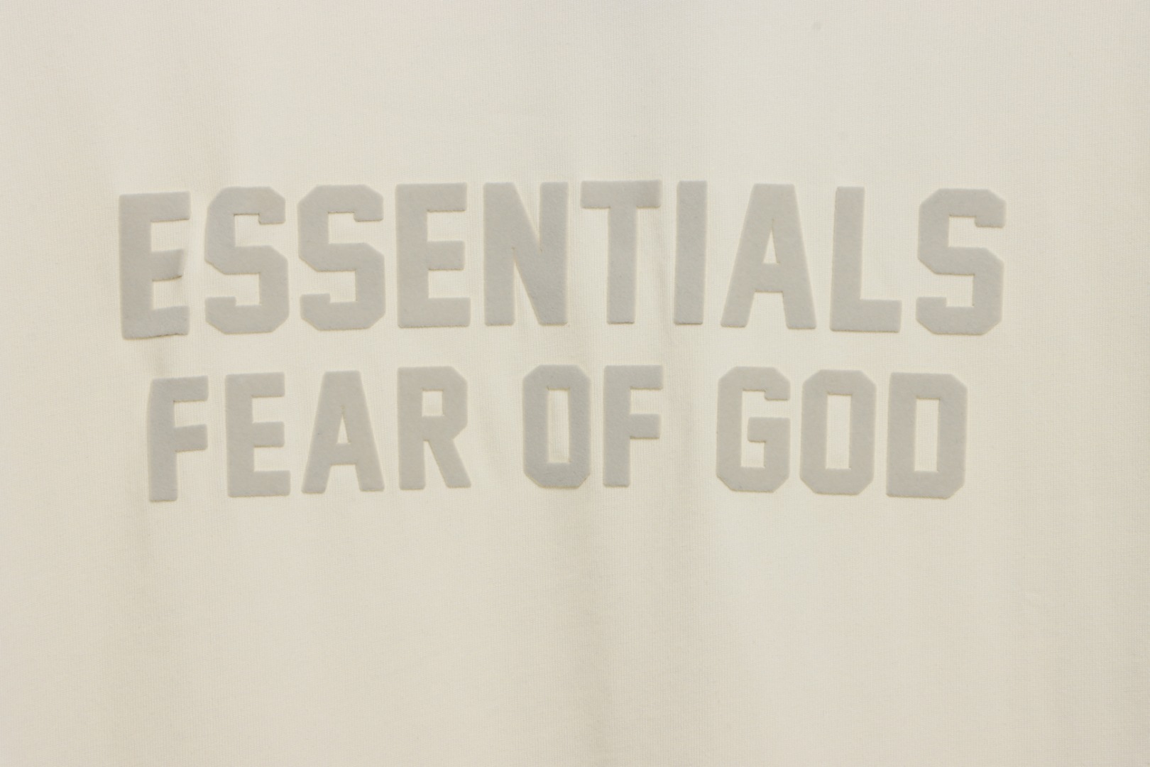 Essenti@ls Double line double row large letter flocking short sleeves