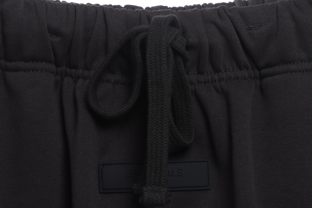 Essenti@ls Flocked alphabet shorts