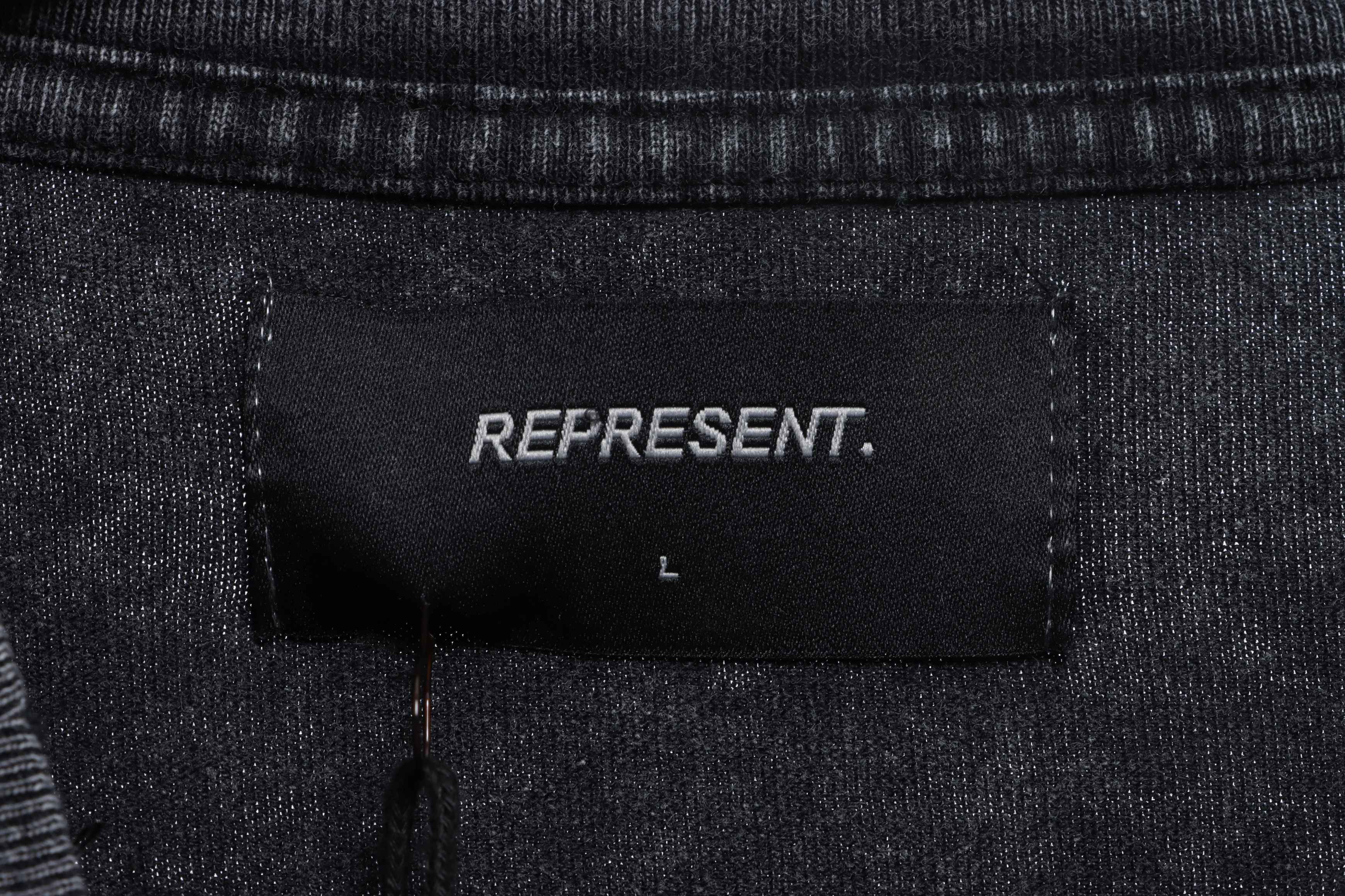 Represent makes old washing letters with short sleeves