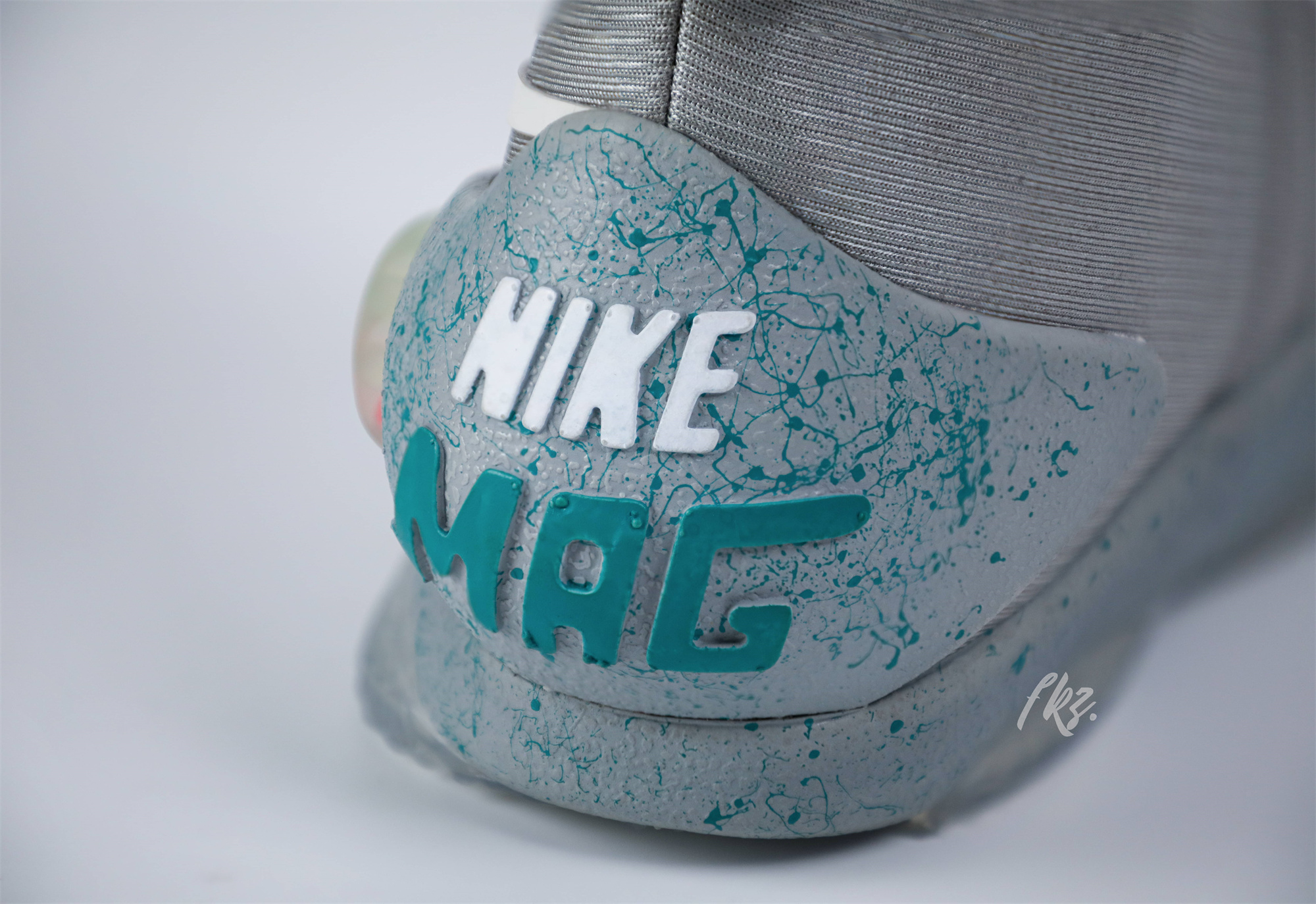 Nike MAG Back To The Future (2016)