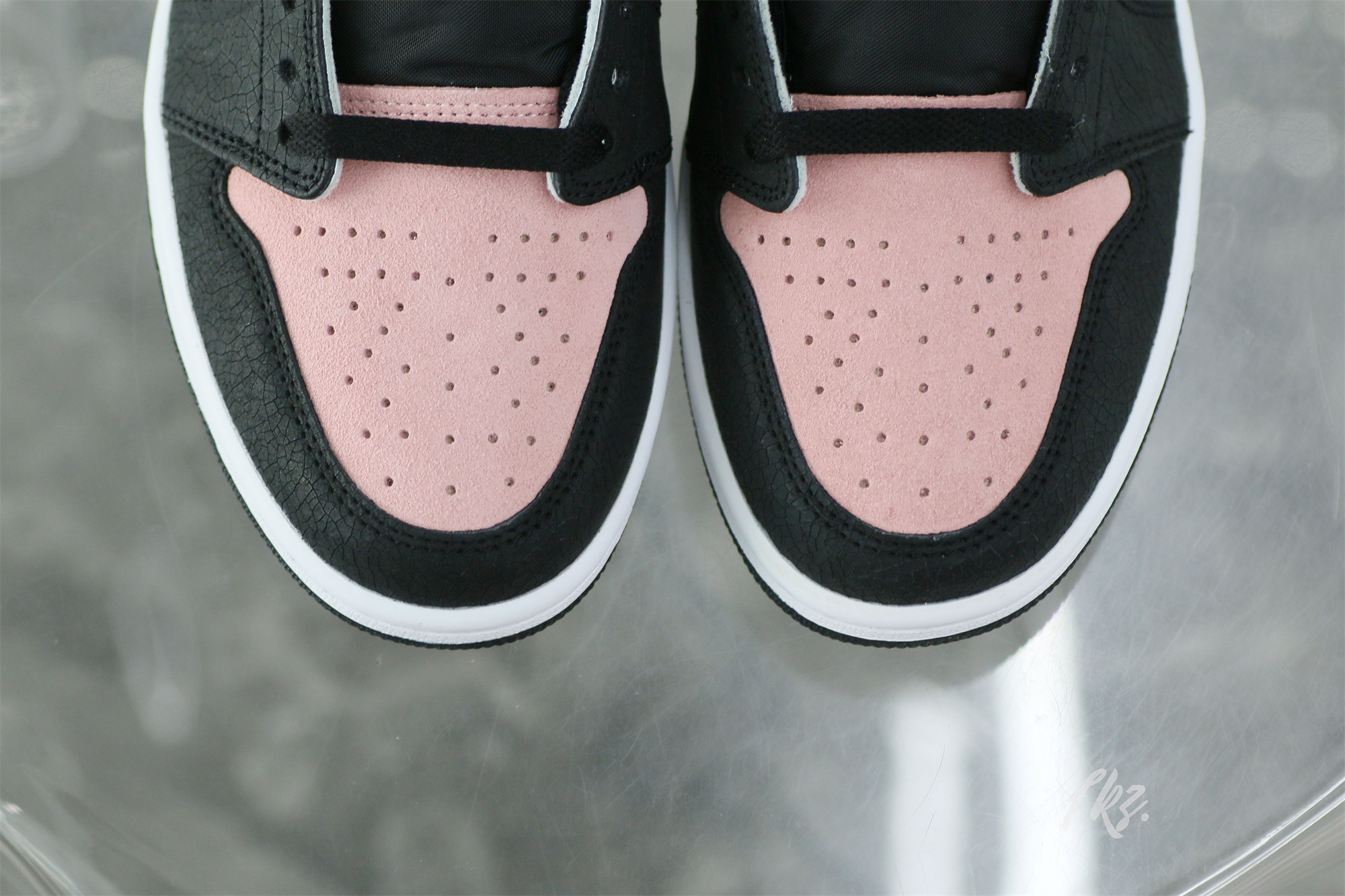 Air Jordan 1 Retro Low OG Bleached Coral 2021