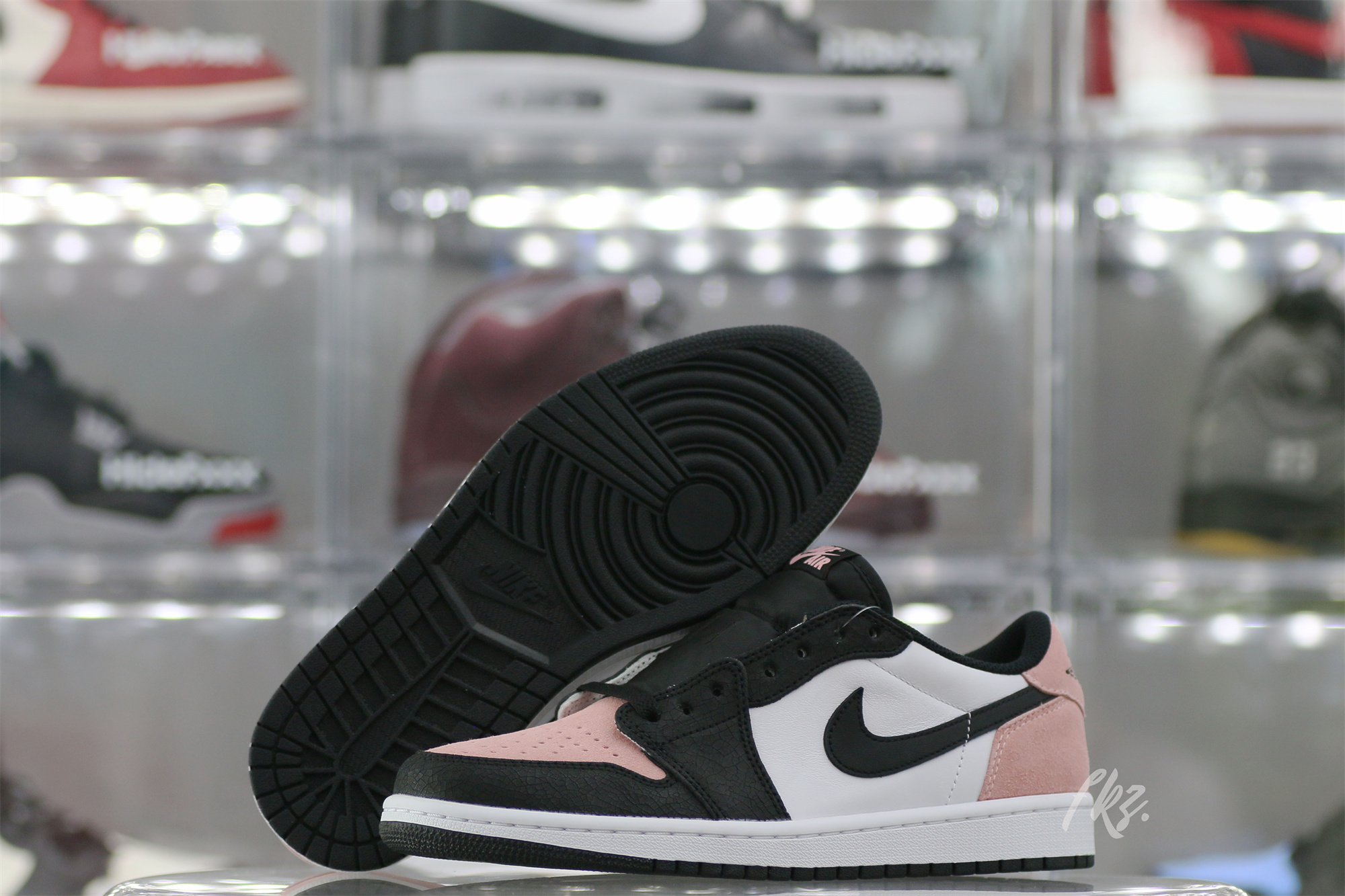 Air Jordan 1 Retro Low OG Bleached Coral 2021