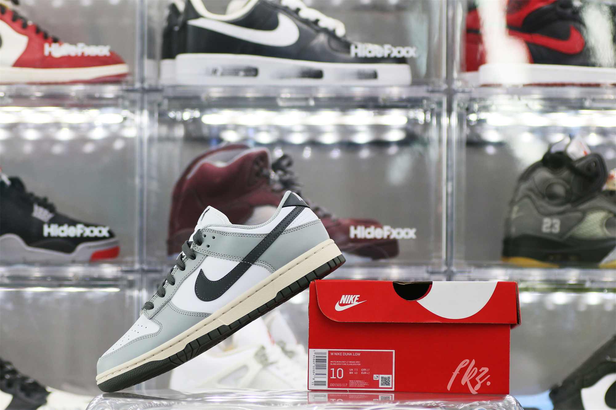 Nike Dunk Low Light Smoke Grey