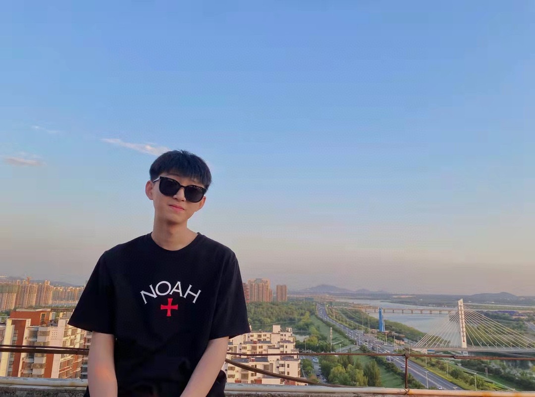 NOAH cross print letter short sleeve