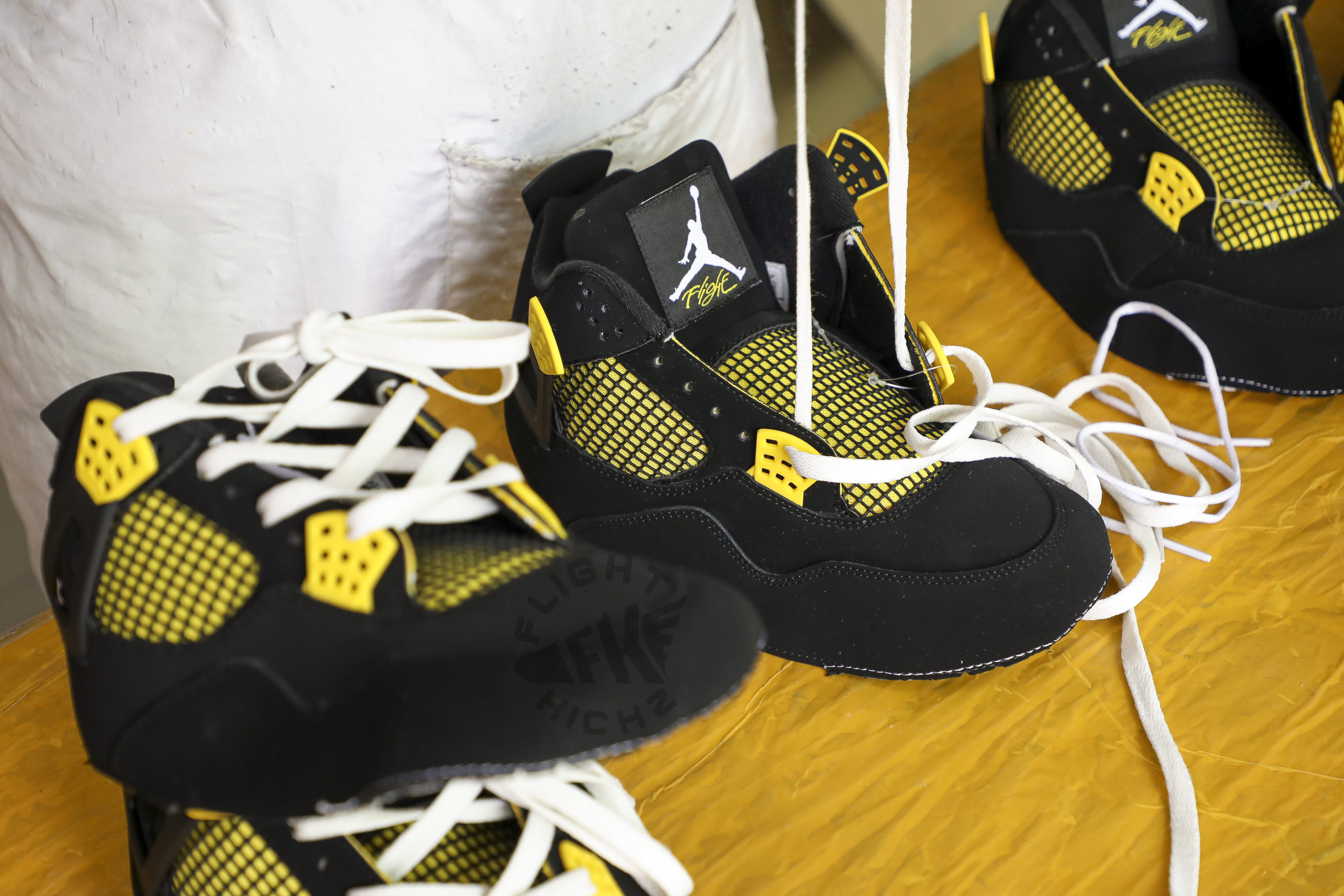 Air Jordan 4 Retro Thunder 2023 (LN5 A1 Batch)