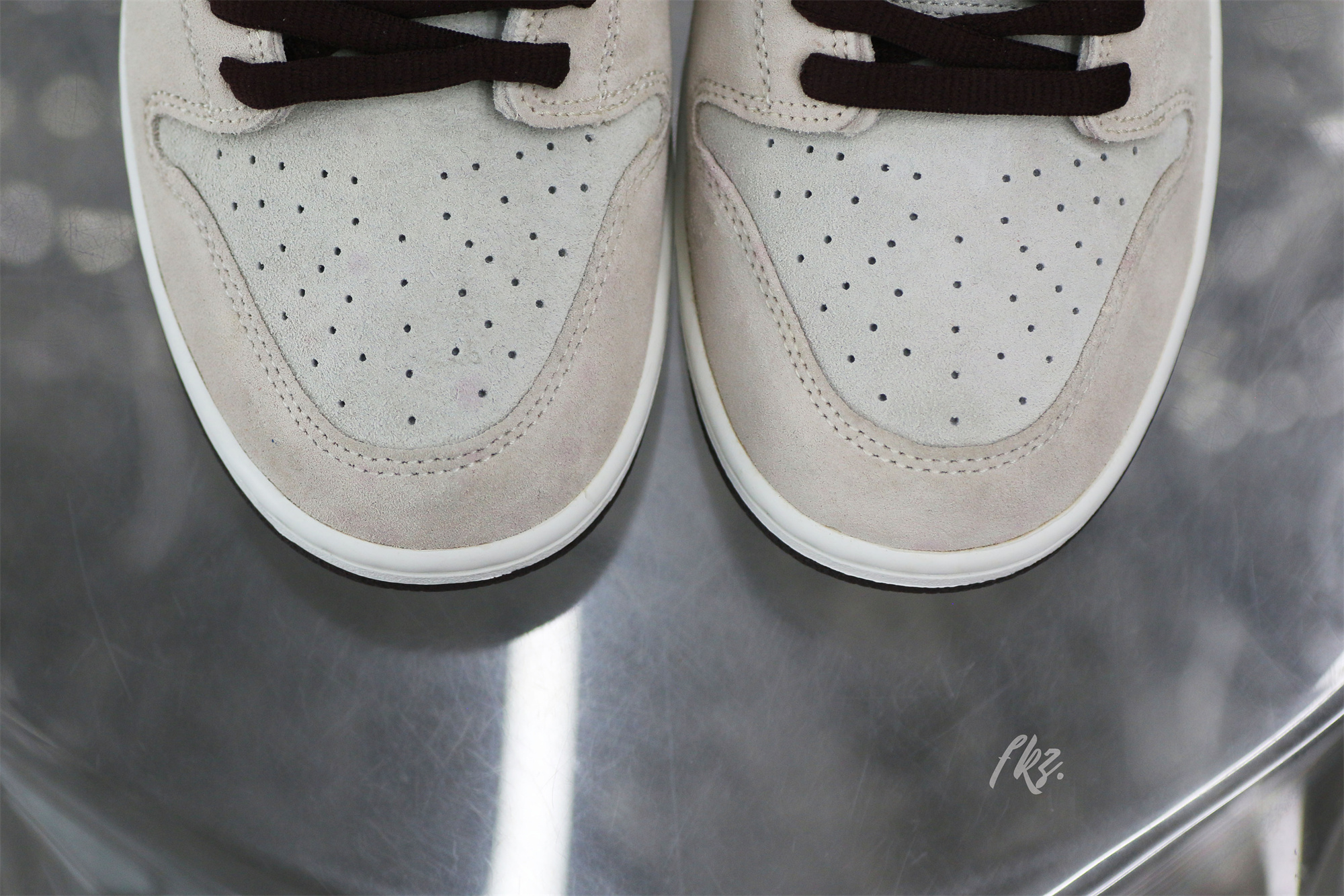 Nike SB Dunk Low Desert Sand Mahogany