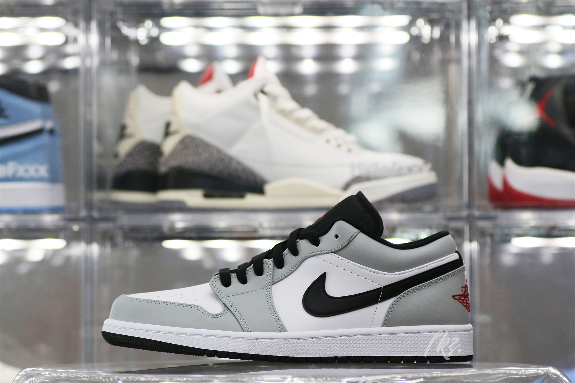 Air Jordan 1 Low Light Smoke Grey