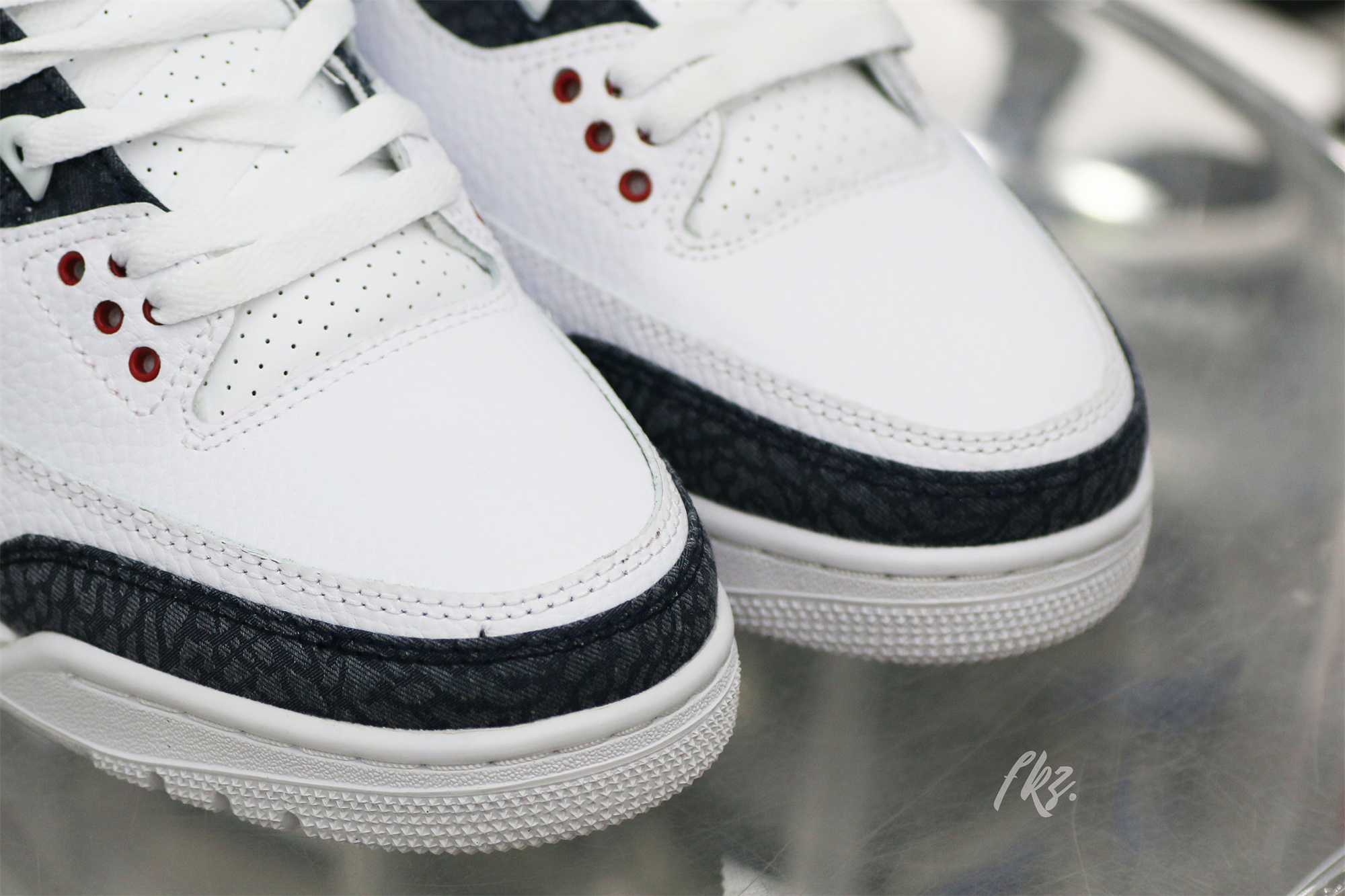 Jordan 3 Retro SE Fire Red Denim 2020