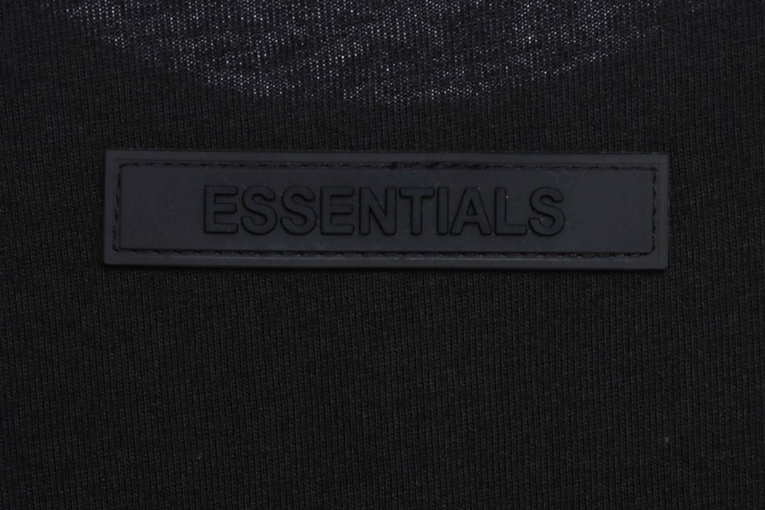 Essentials back silicone letter short sleeve