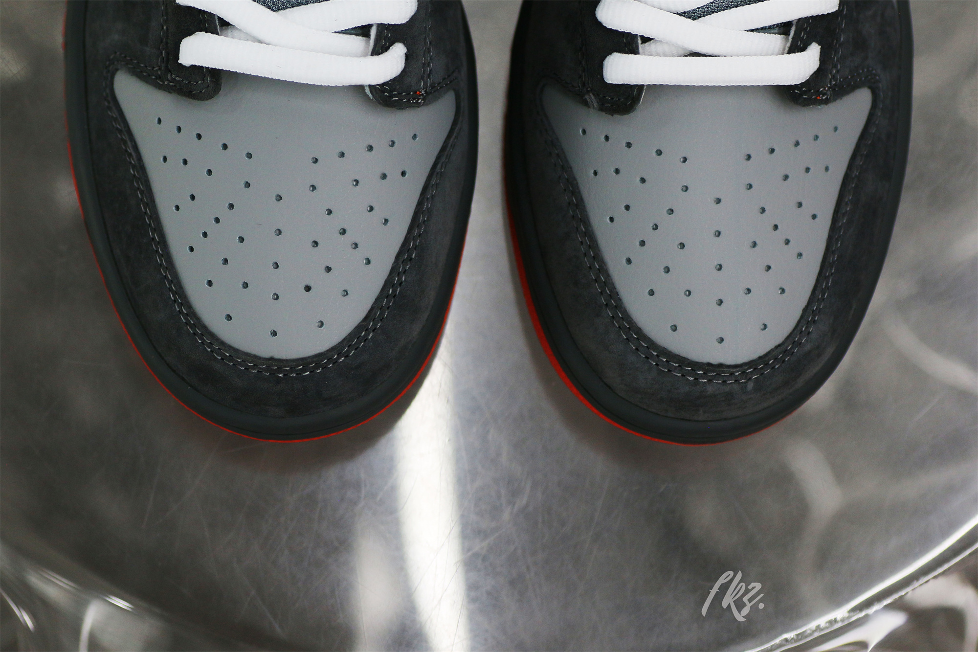 Jeff Staple X Dunk Low Pro SB Pigeon