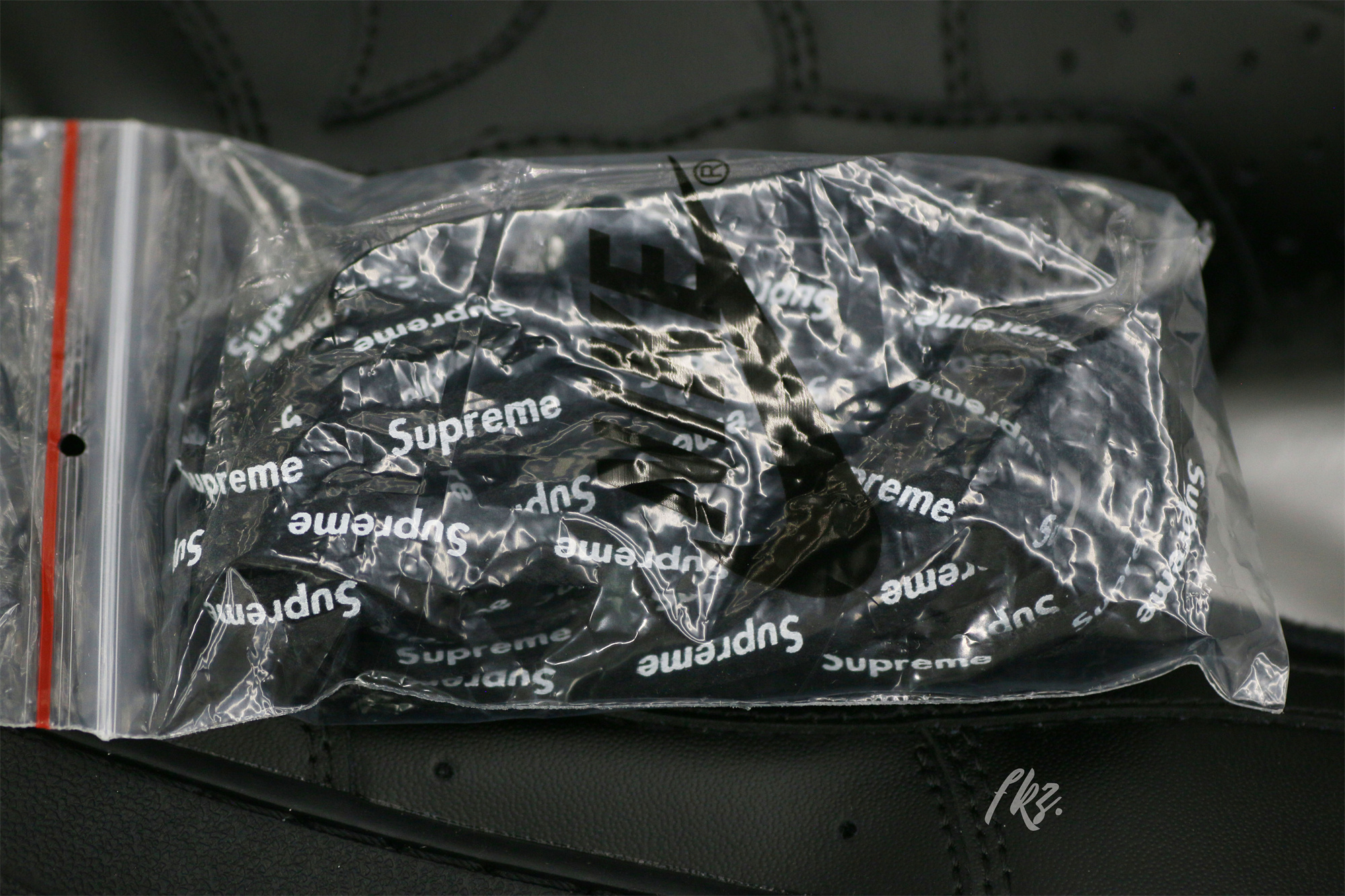 Nike Air Force 1 Low Supreme Black