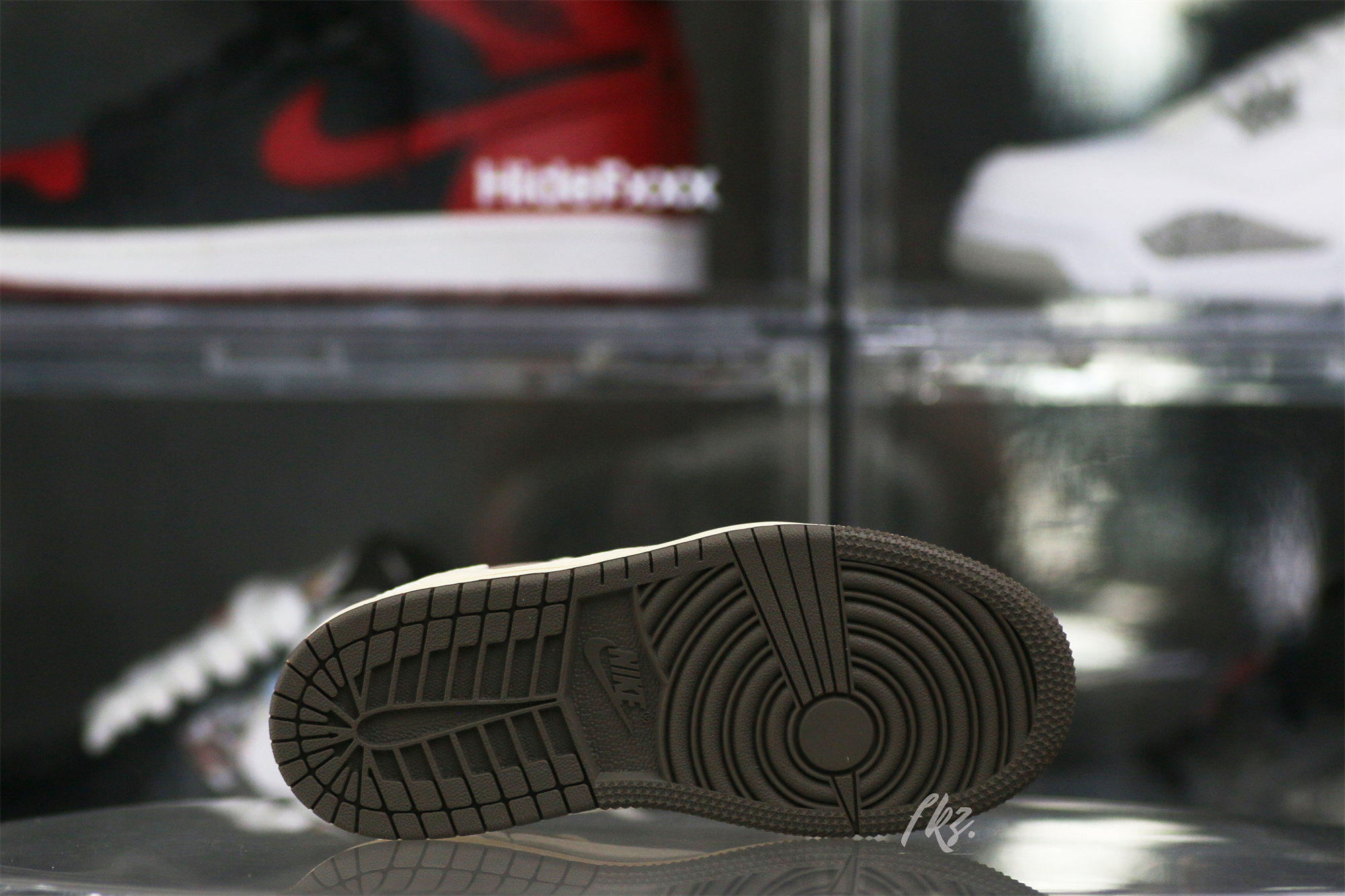 Travis Scott x Jordan 1 Retro Low OG SP Reverse Mocha Kid (LN5 A1)