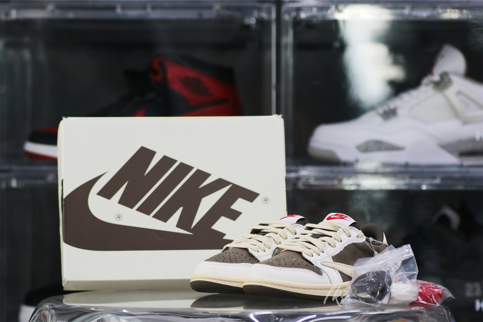 Travis Scott x Jordan 1 Retro Low OG SP Reverse Mocha Kid (LN5 A1)