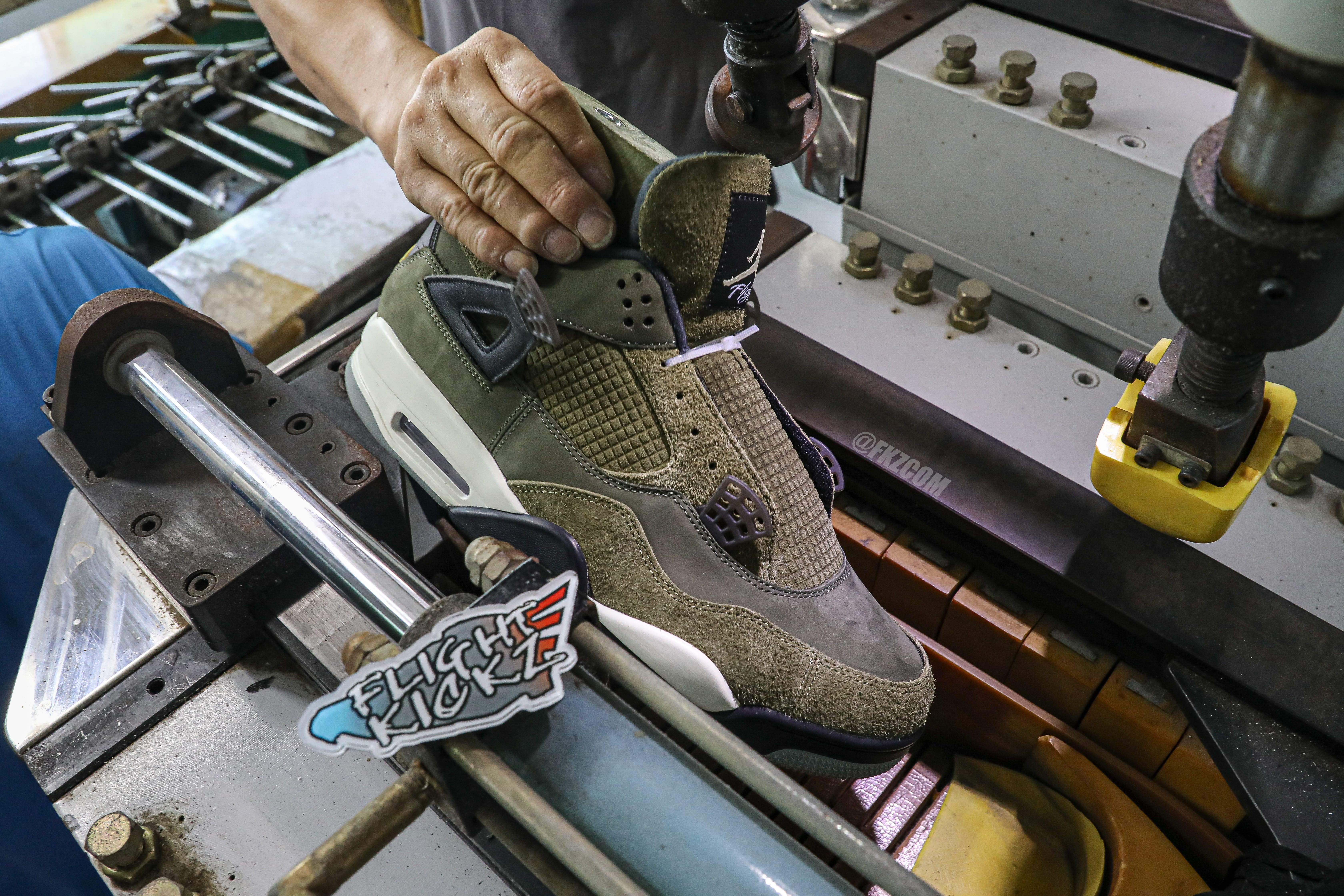 Air Jordan 4 Retro SE Craft Medium Olive (LN5 A1)