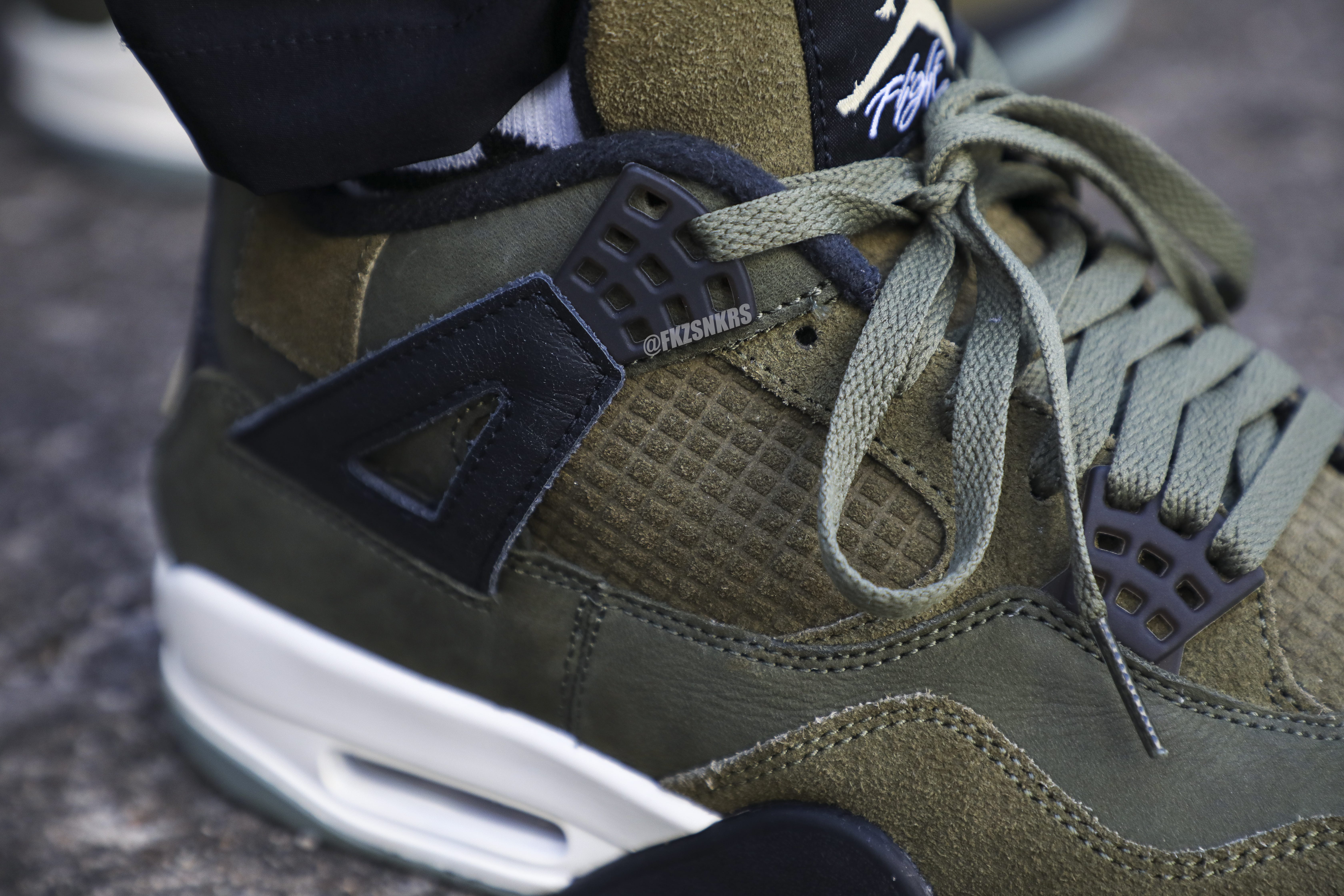 Air Jordan 4 Retro SE Craft Medium Olive (LN5 A1)