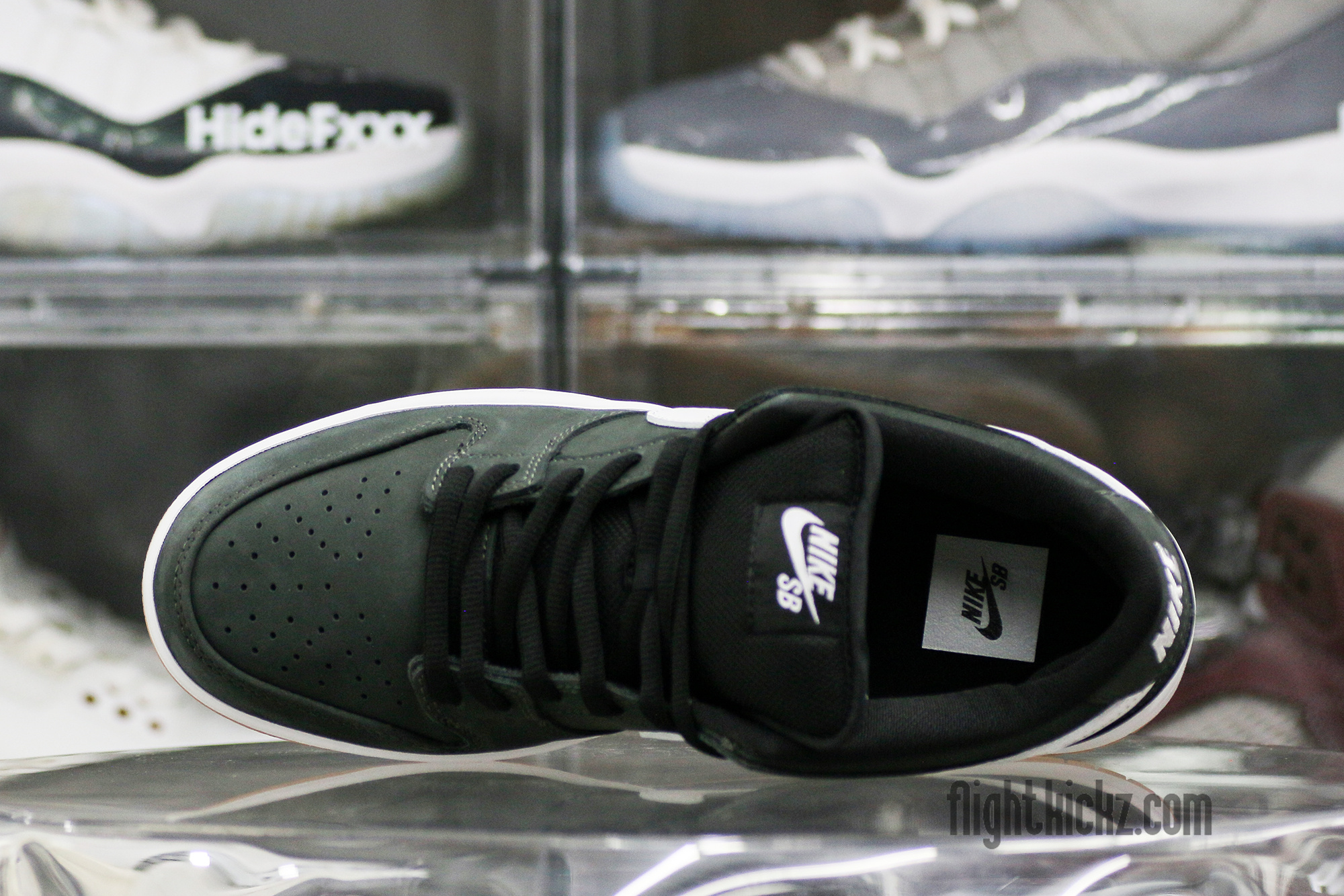 Nike Dunk SB Black Gum 2023