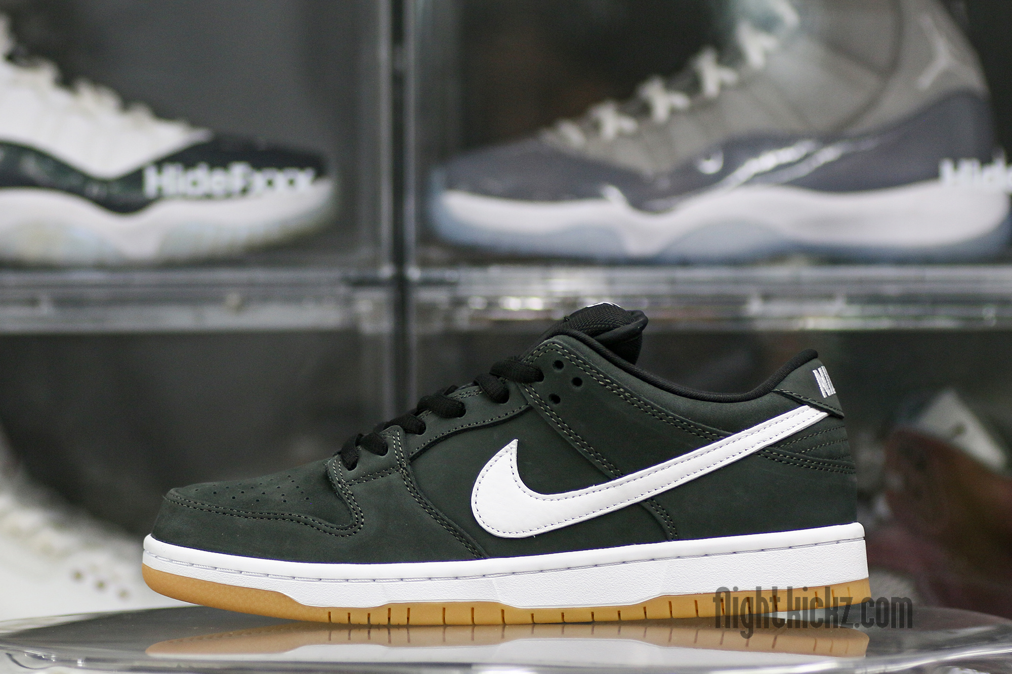 Nike Dunk SB Black Gum 2023