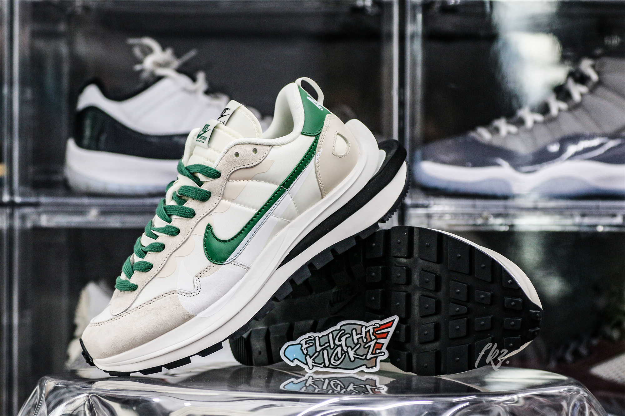 Sacai x colegio Nike VaporWaffle 3.0 White Grey Green