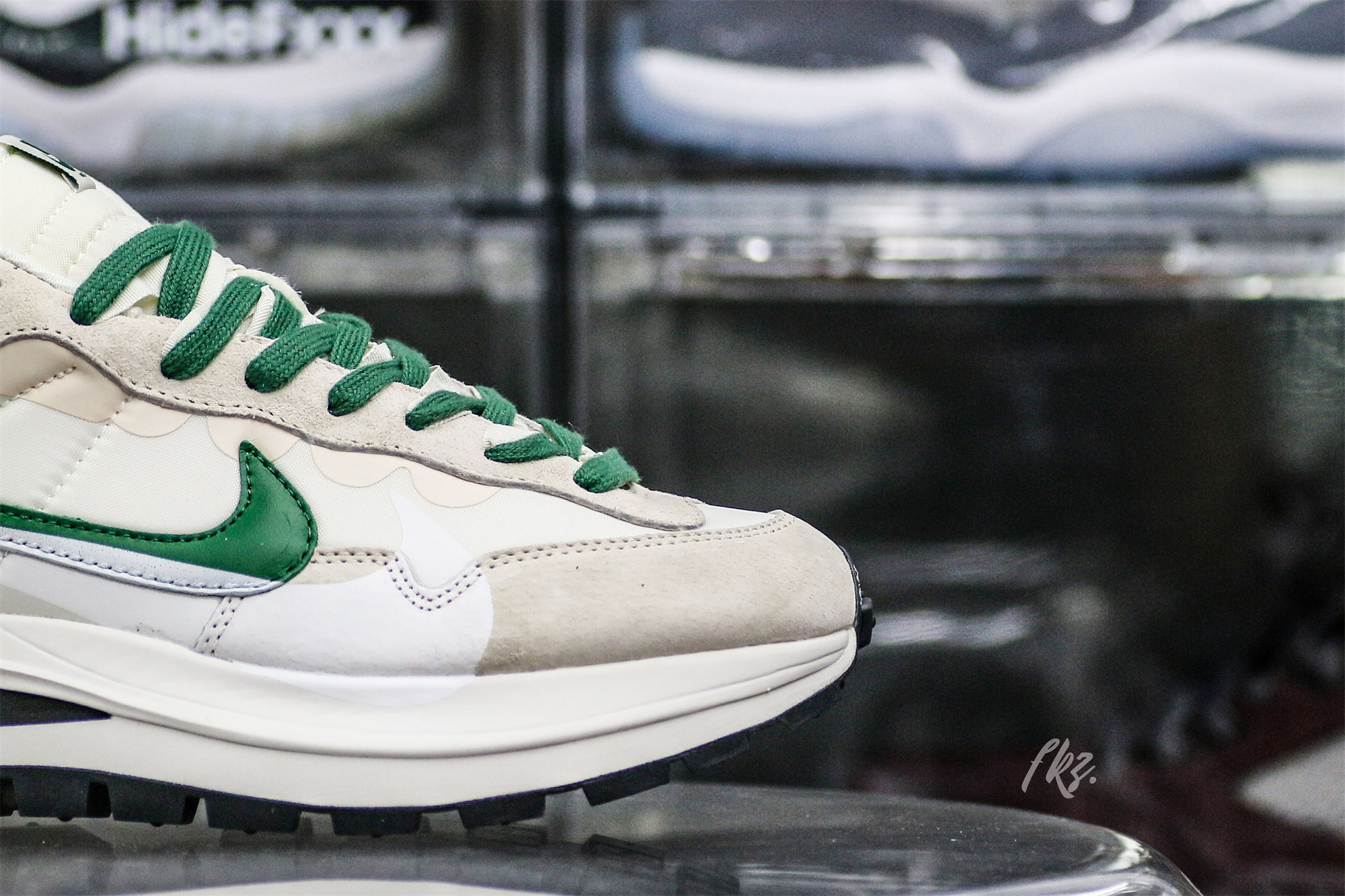 Sacai x colegio Nike VaporWaffle 3.0 White Grey Green
