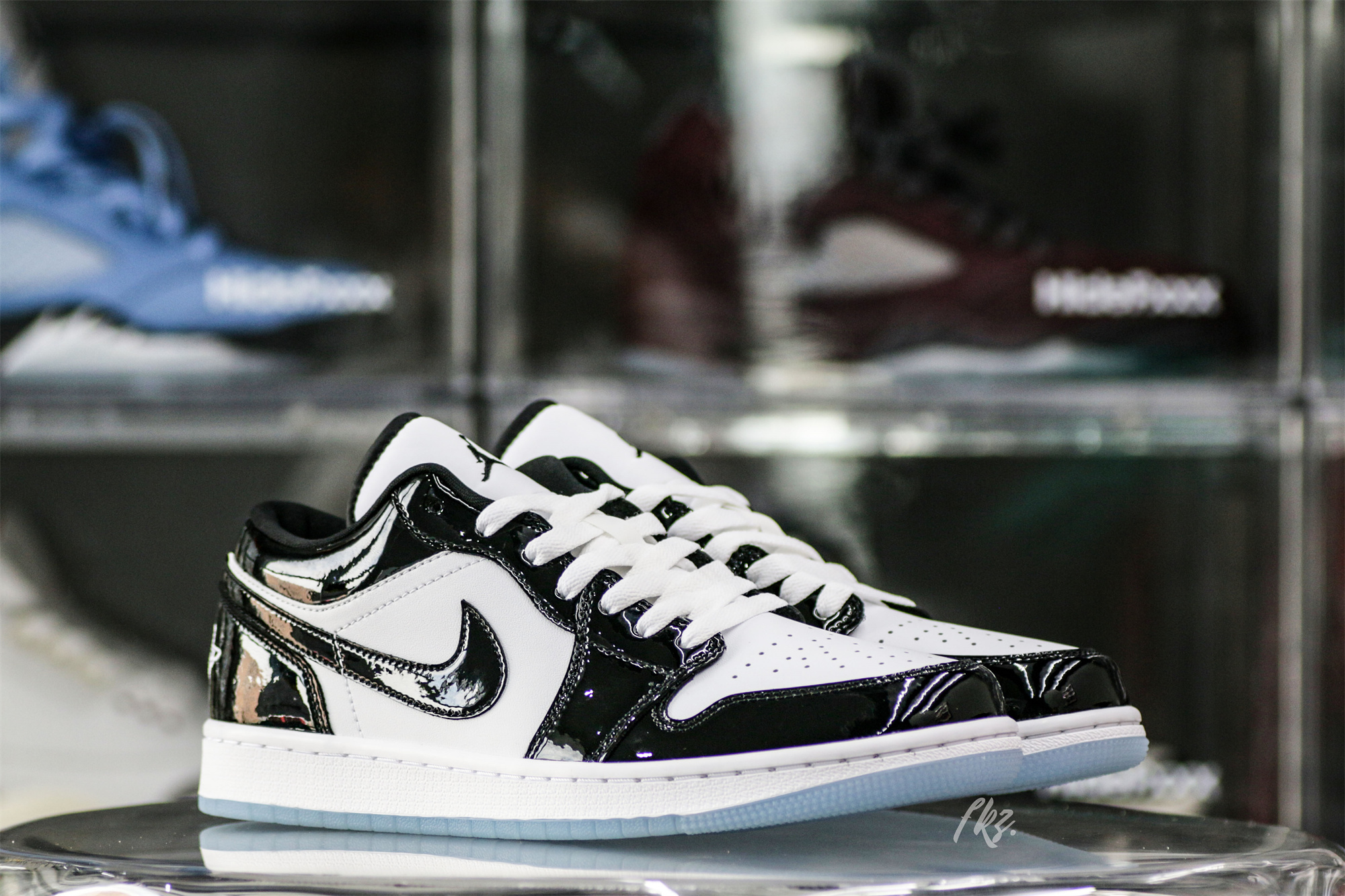 Air Jordan 1 Low SE Concord 2023