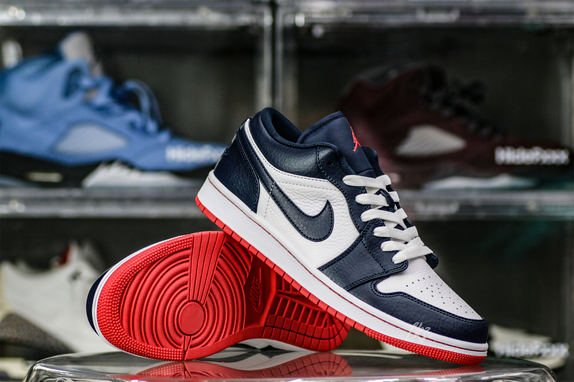 Air Jordan 1 Retro Low Obsidian Ember Glow 2018