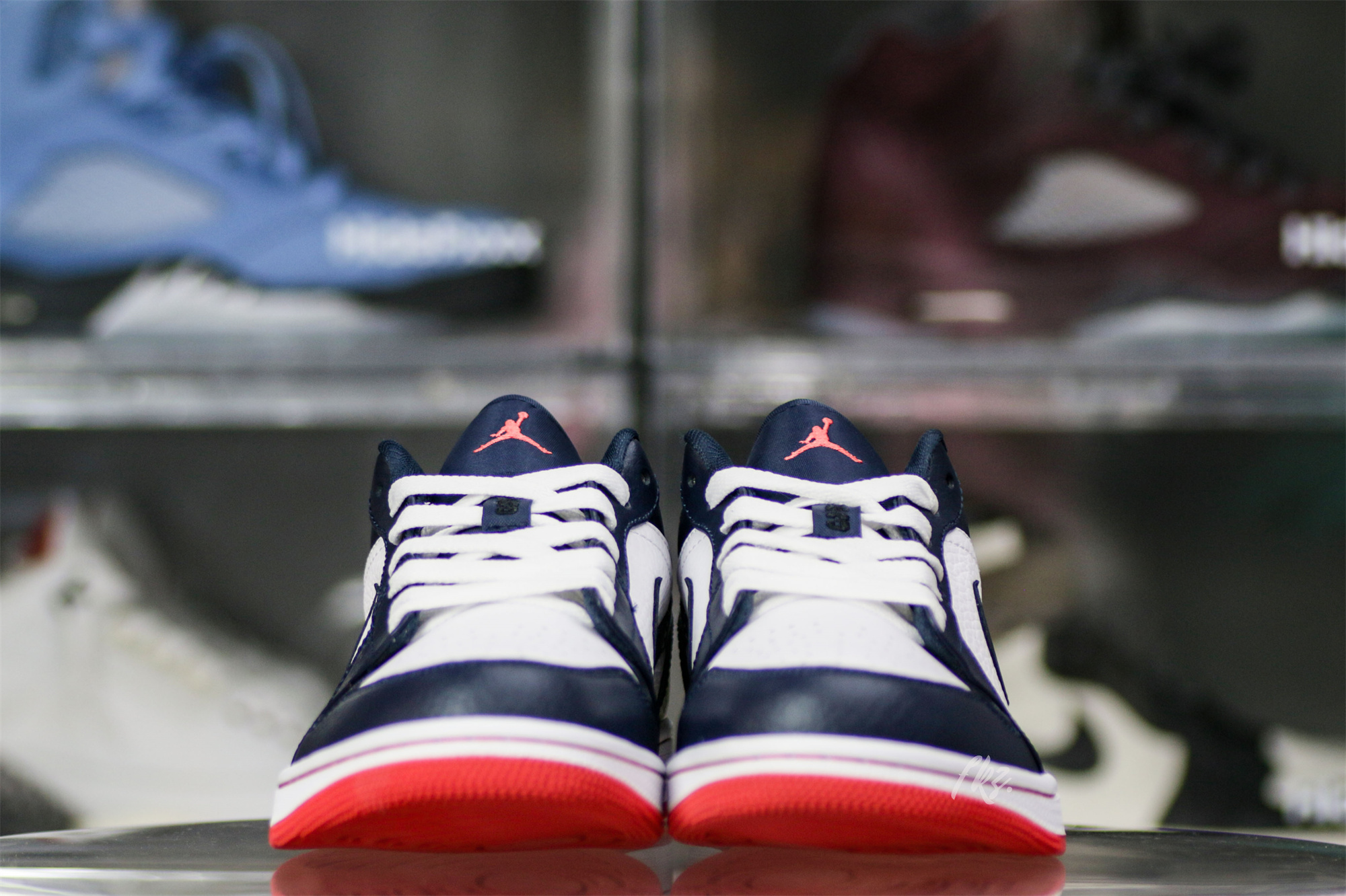 Air Jordan 1 Retro Low Obsidian Ember Glow 2018