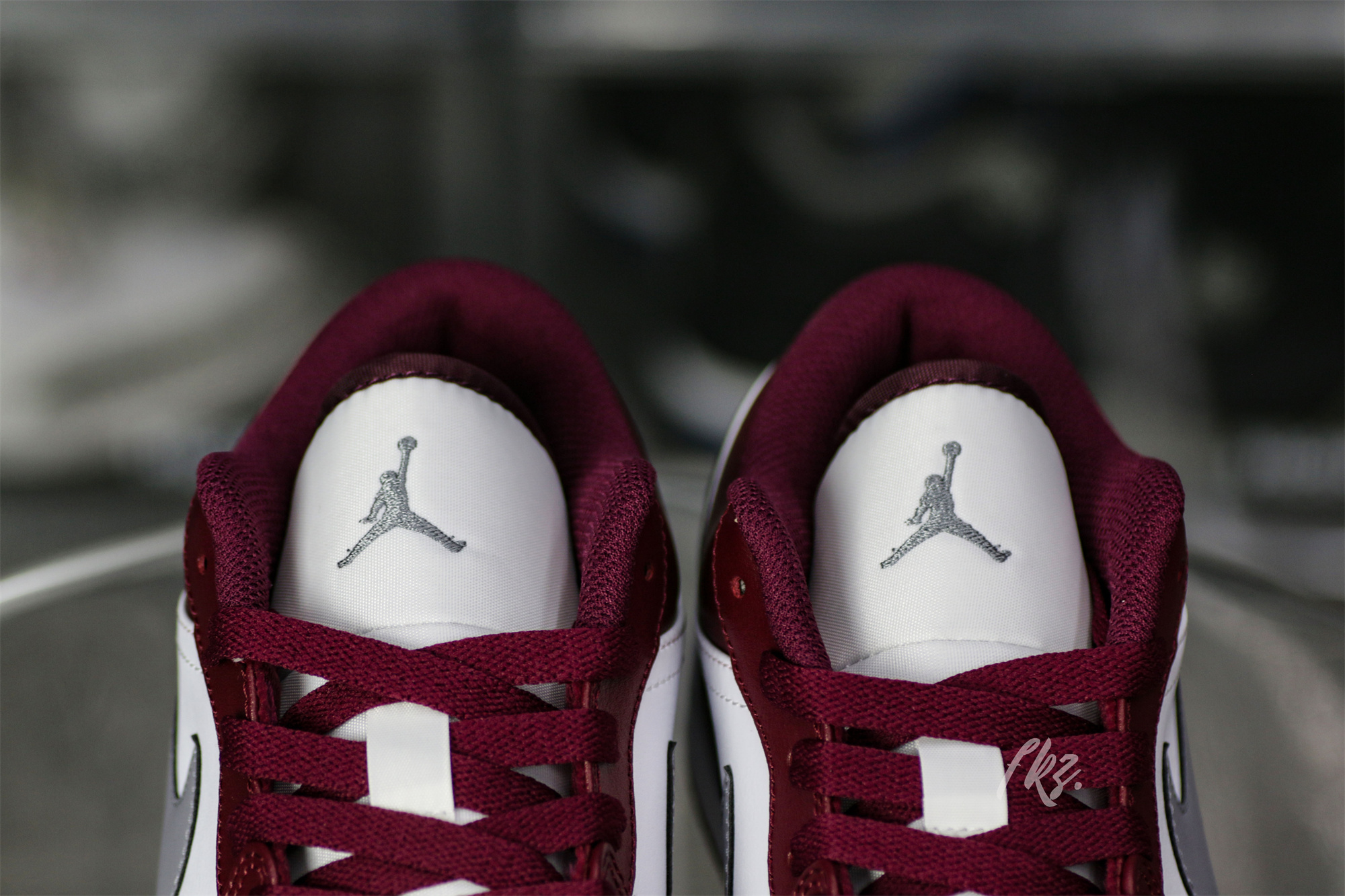 Air Jordan 1 Low Retro White Bordeaux 2022