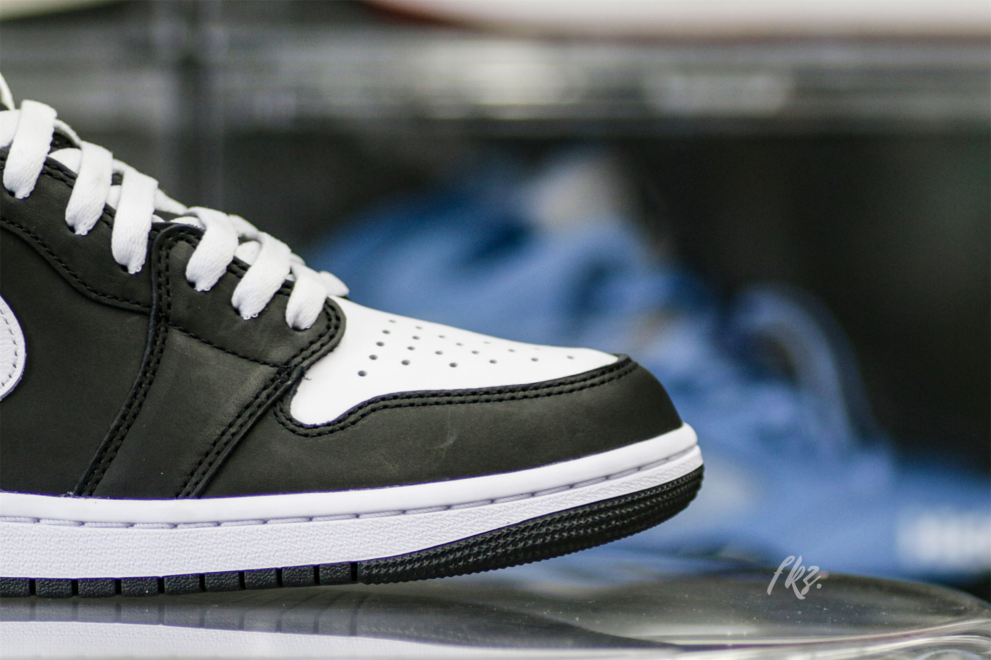 Air Jordan 1 Retro High OG Black White 2024