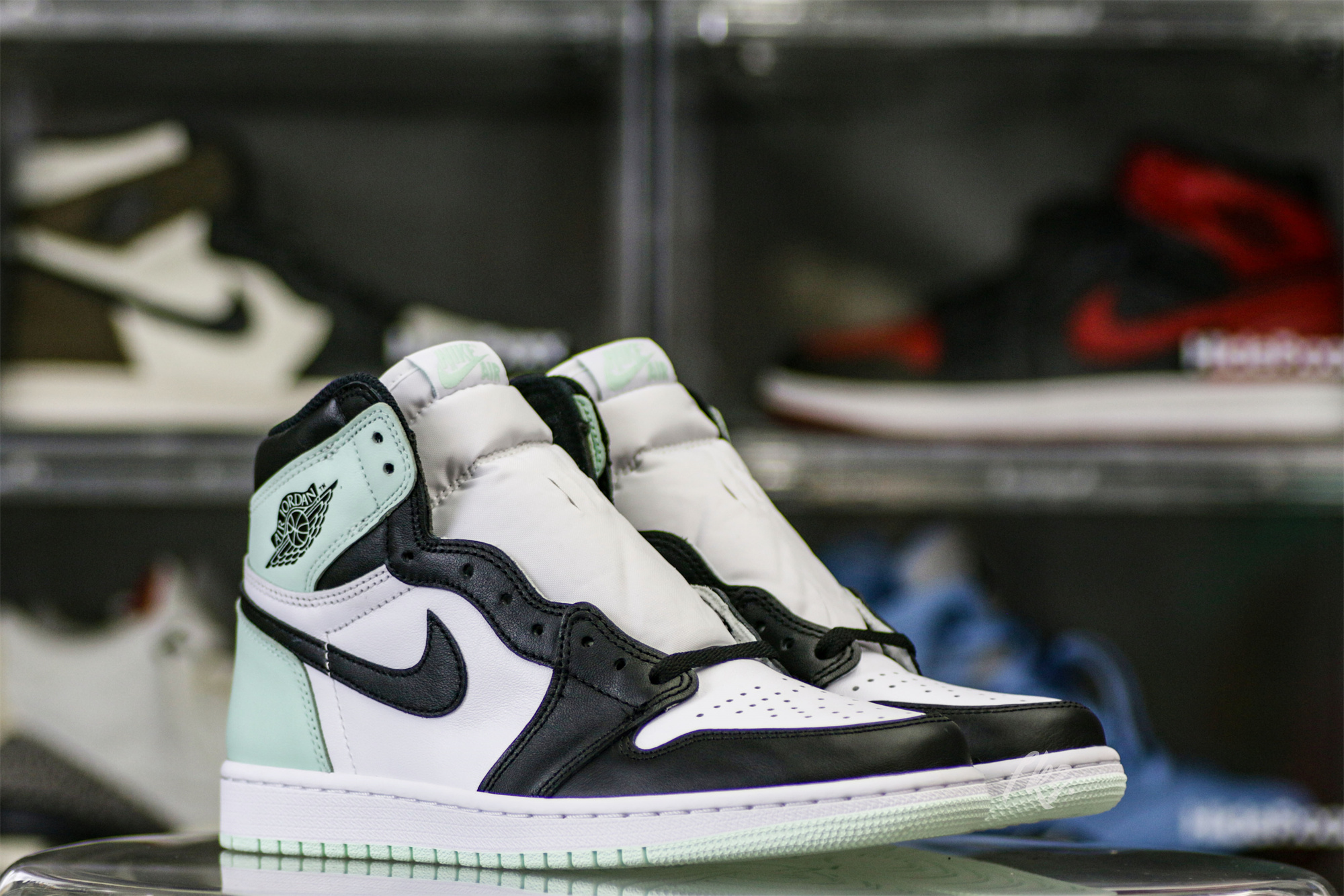 Air Jordan 1 Retro High OG NRG Igloo