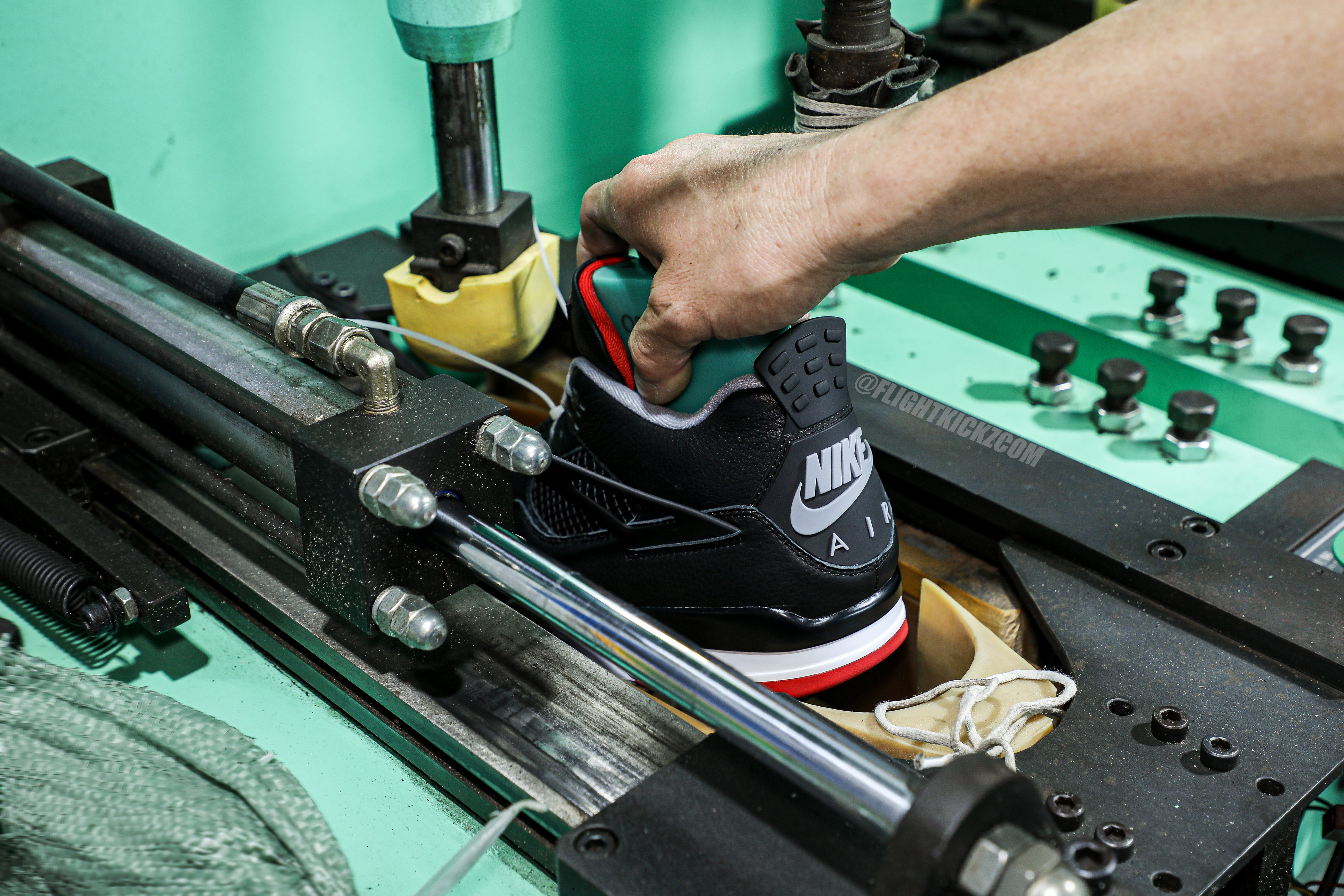 Air Jordan 4 Retro Bred Reimagined 2024 (LN5 A1 Batch)