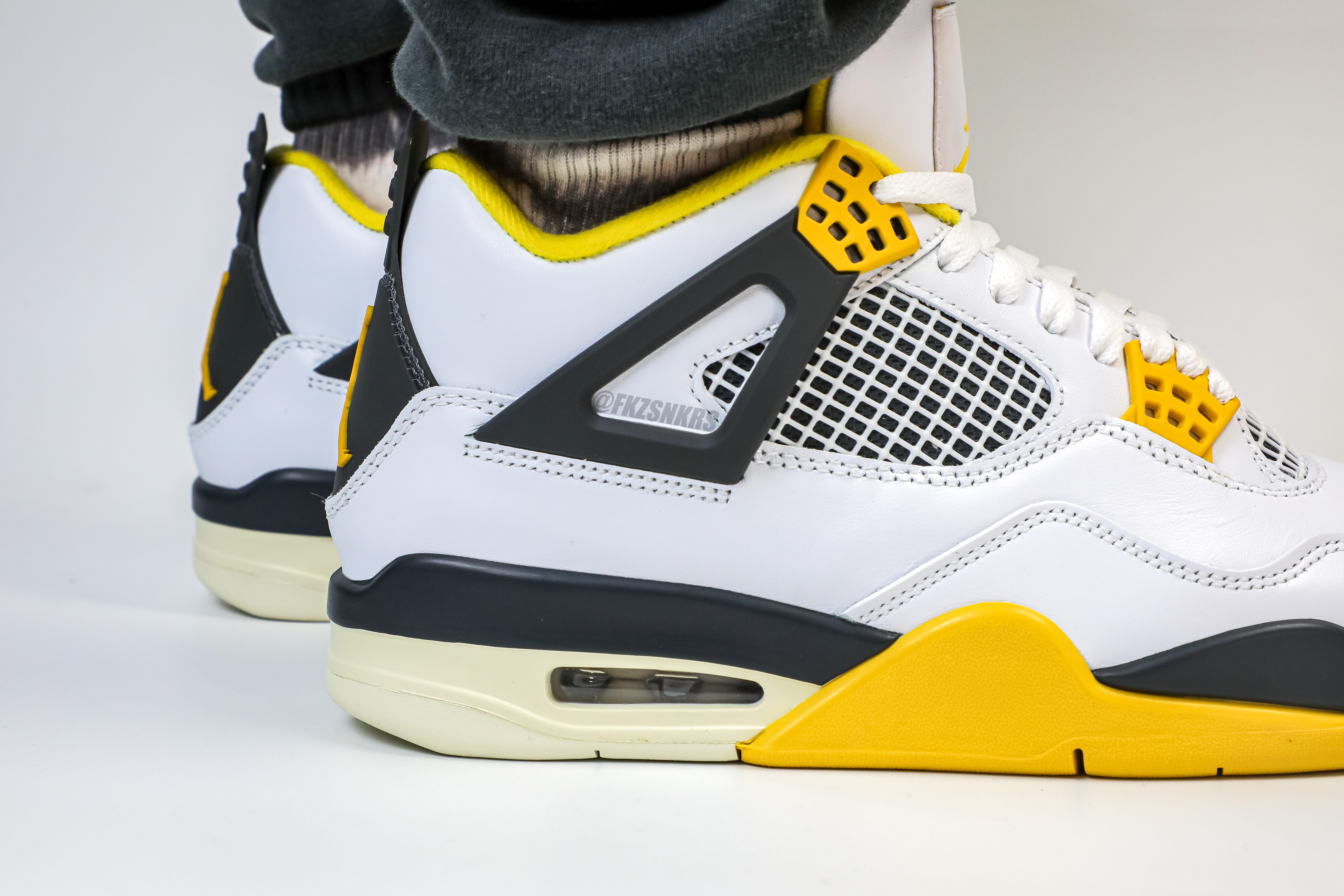 Air Jordan 4 “Vivid Sulfur” 2024 (Ln5 A1)