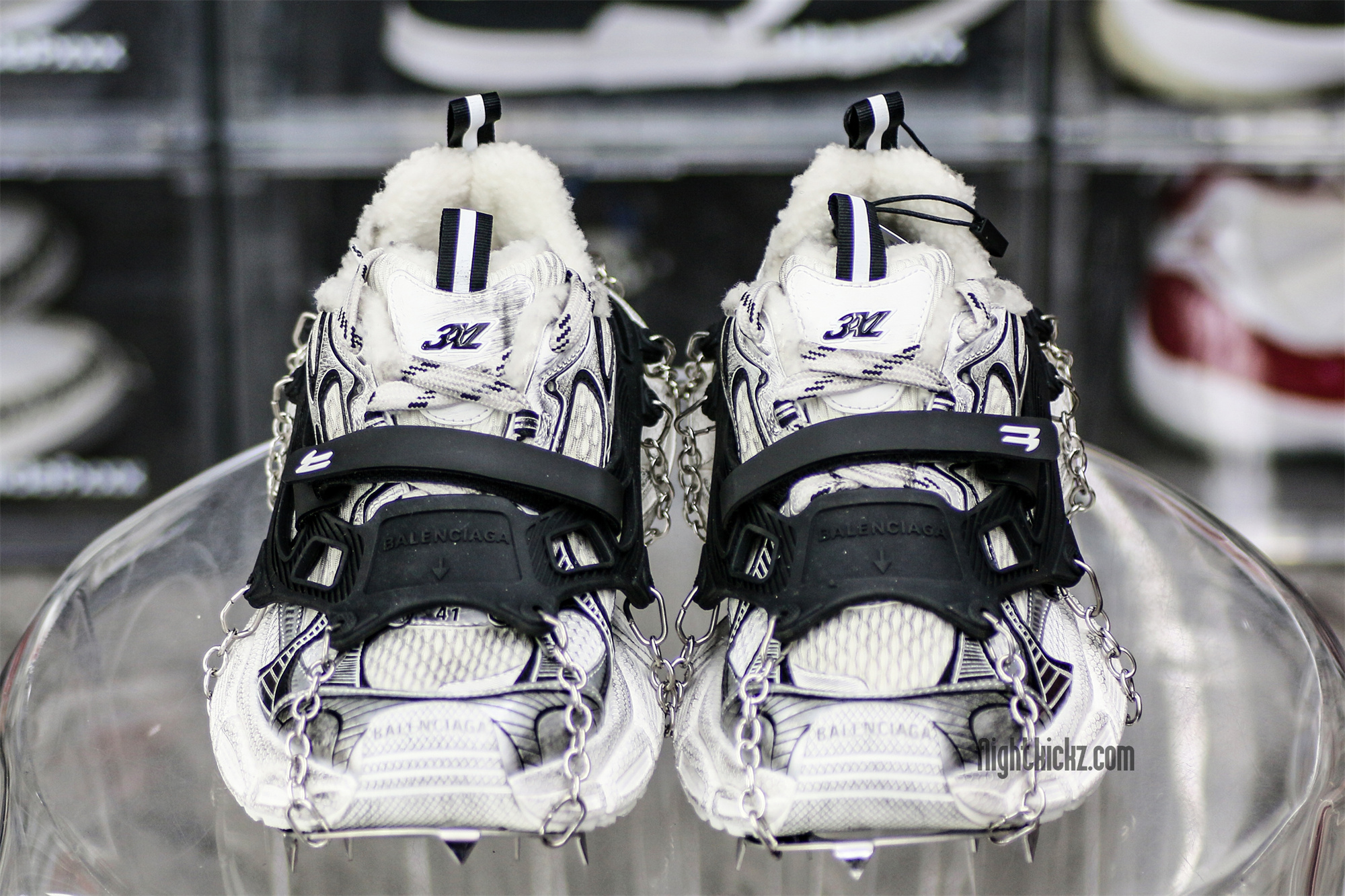 B@lenciag* 3XL Ski Sneaker in White (Removable footwear chains)