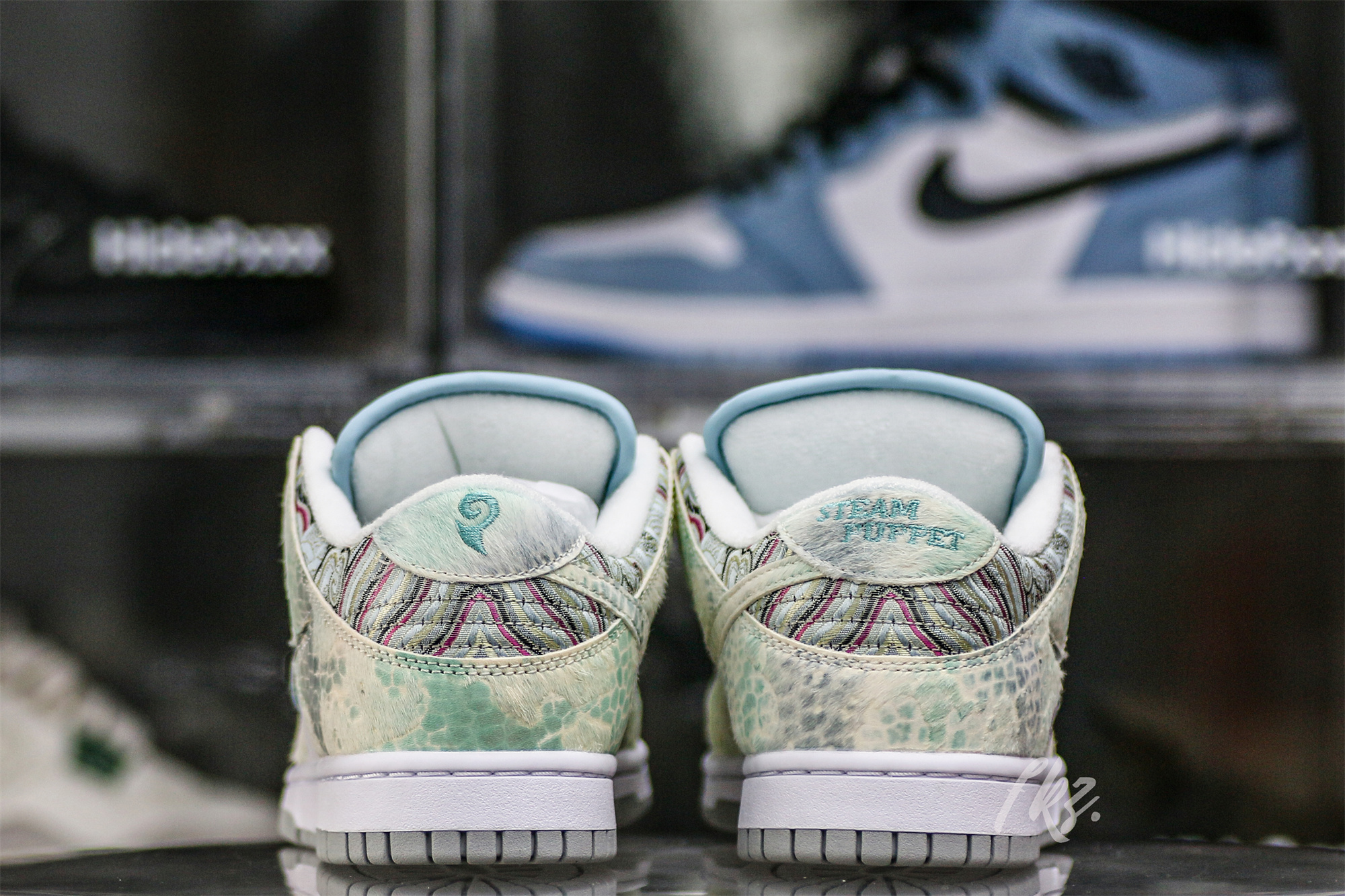 Nike Dunk Low Steam Puppet GNY 2024