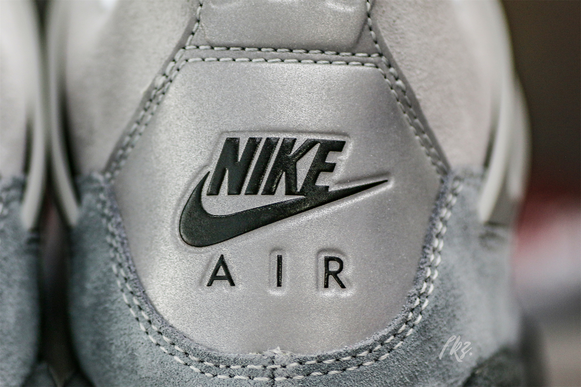 Air Jordan 4 Retro SE Neon